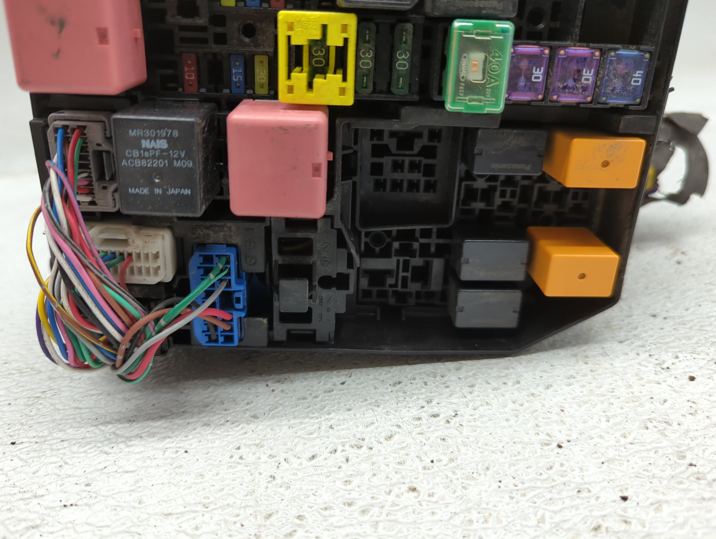 2014-2016 Mitsubishi Outlander Fusebox Fuse Box Panel Relay Module Fits Fits 2014 2015 2016 OEM Used Auto Parts - Oemusedaut