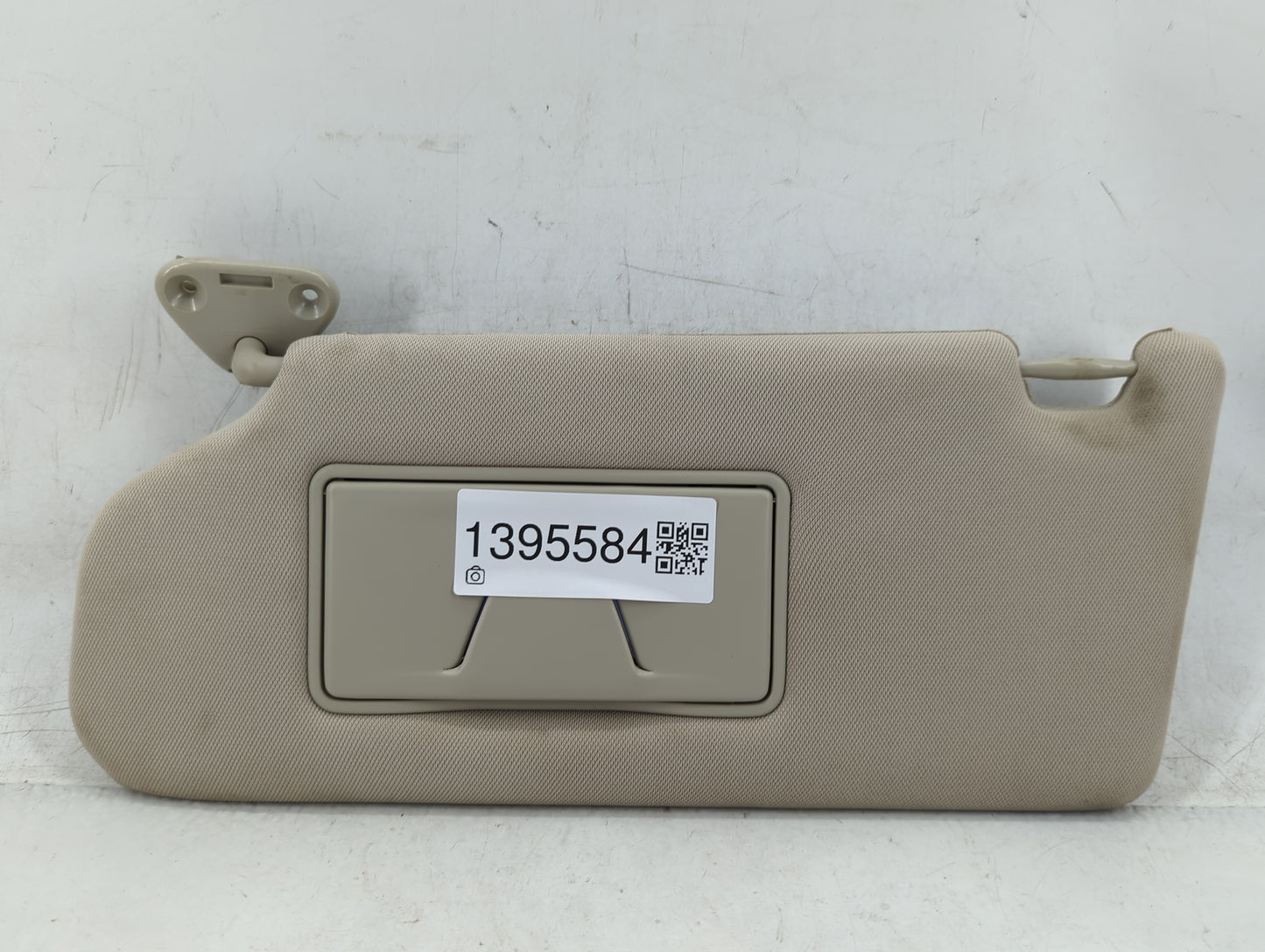 2018 Mitsubishi Outlander Sun Visor Shade Replacement Driver Left Mirror Fits OEM Used Auto Parts - Oemusedautoparts1.com