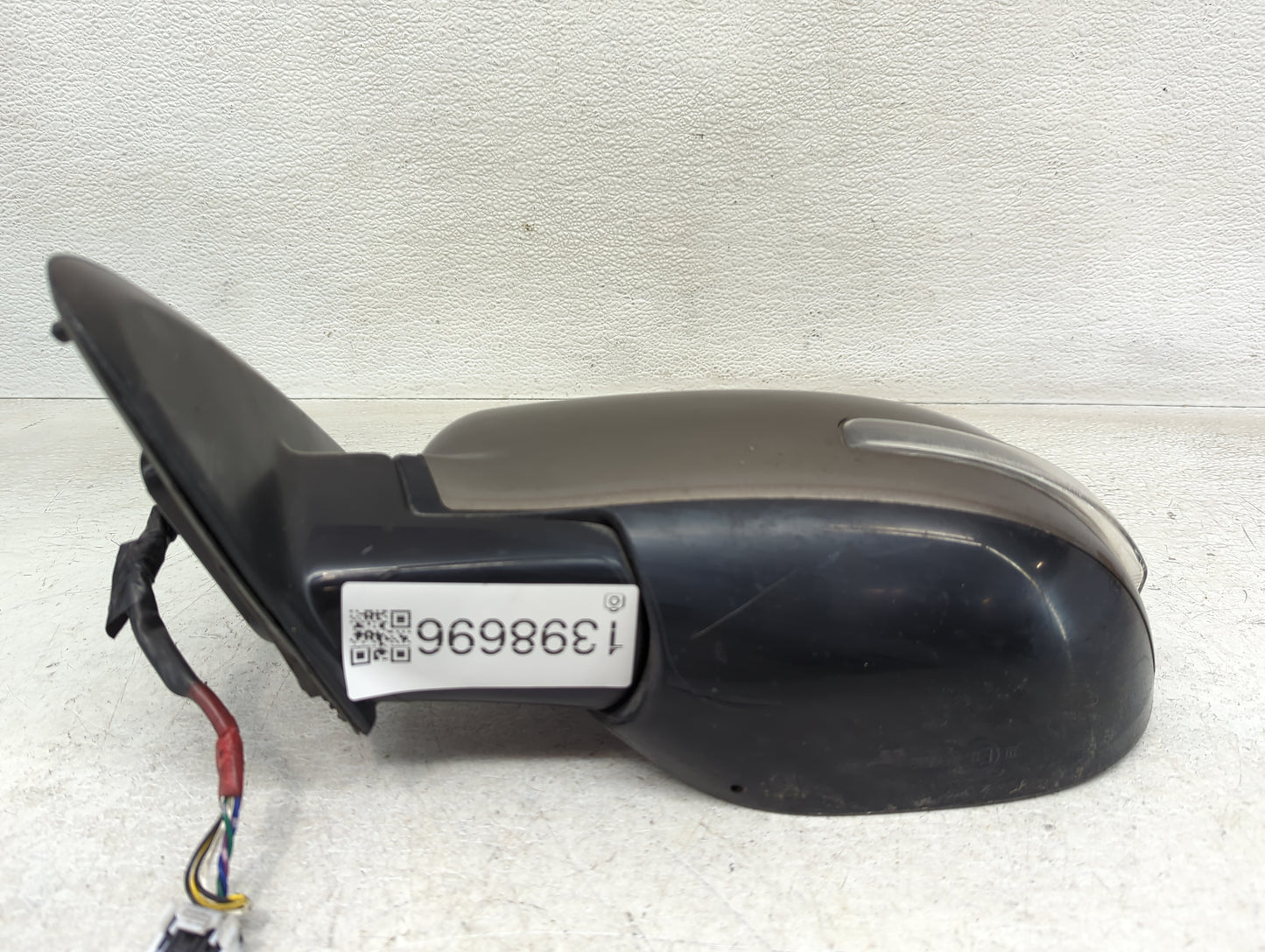 2018 Mitsubishi Outlander Driver Side View Mirror - Left Door Mirror OEM Used - Oemusedautoparts1.com