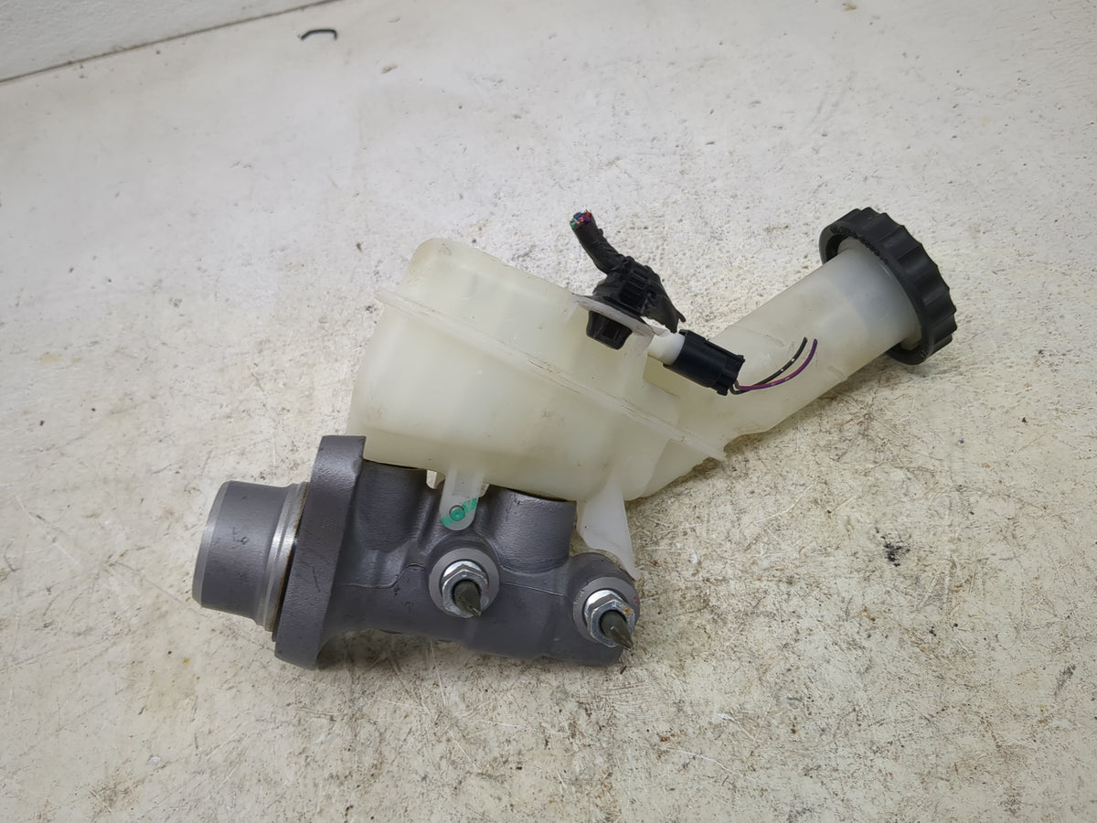 2018 Mitsubishi Outlander Brake Master Cylinder - Oemusedautoparts1.com