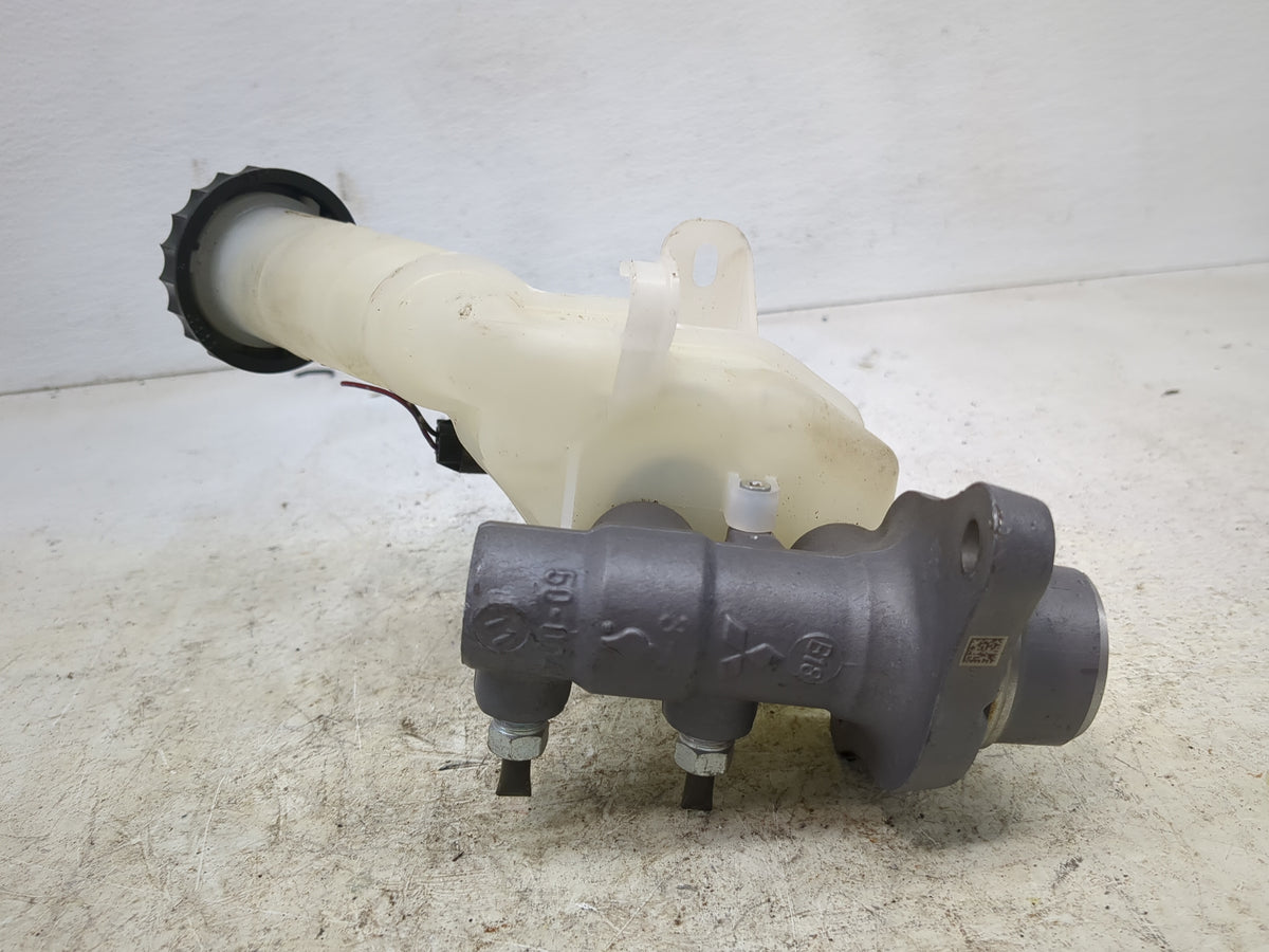 2018 Mitsubishi Outlander Brake Master Cylinder - Oemusedautoparts1.com