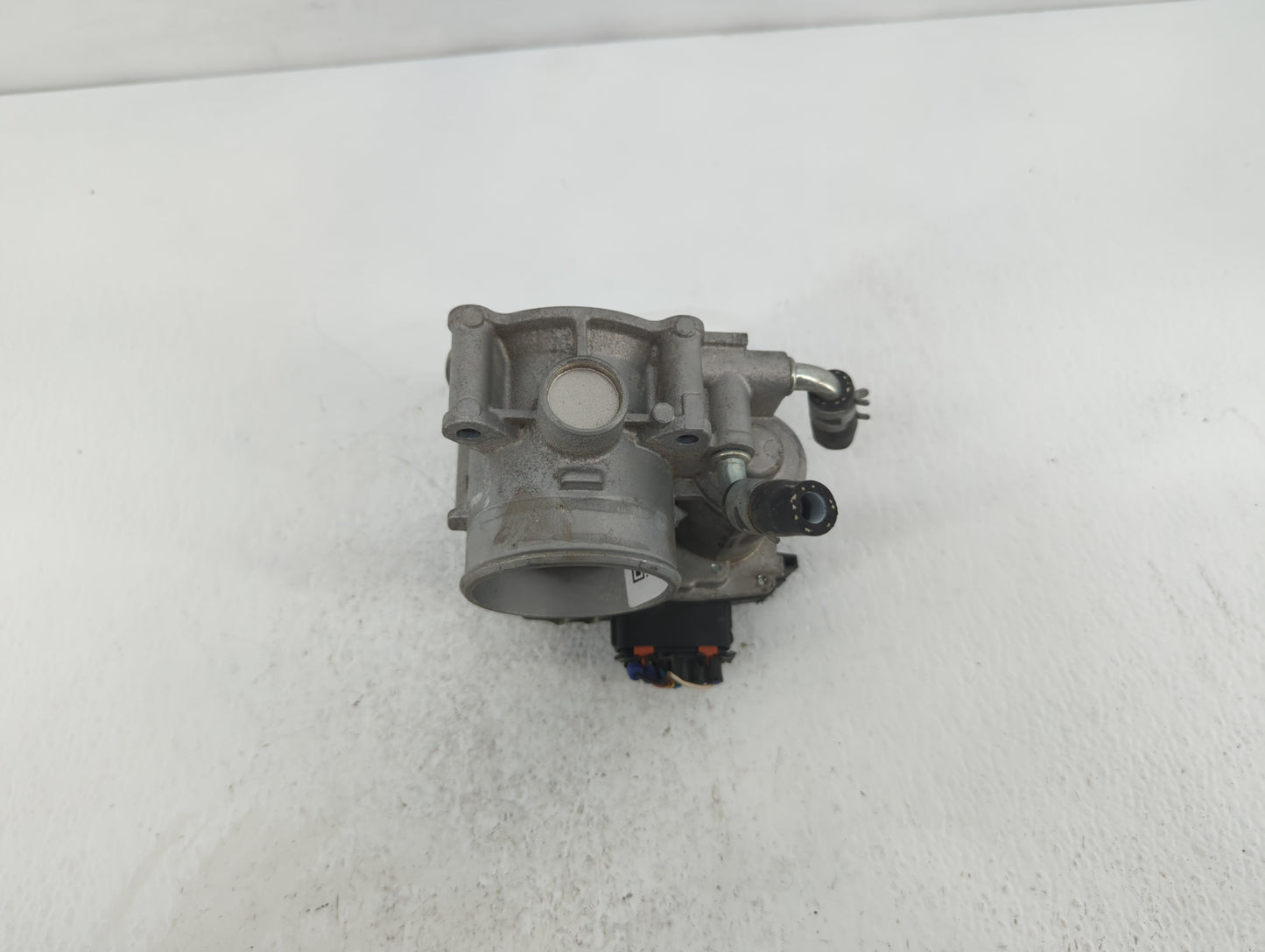 2018 Mitsubishi Outlander Throttle Body P/N:57021 B Fits OEM Used Auto Parts - Oemusedautoparts1.com