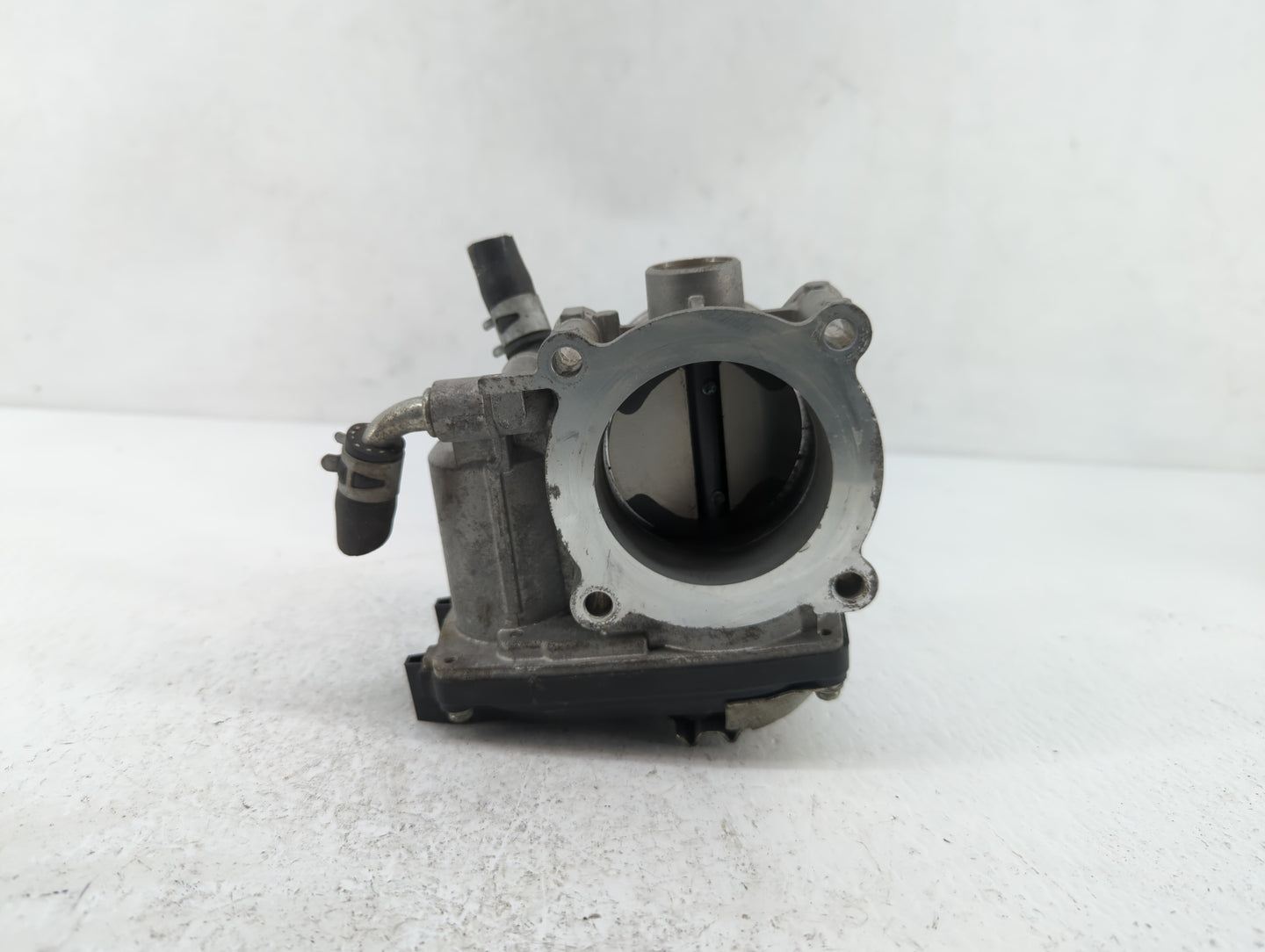 2018 Mitsubishi Outlander Throttle Body P/N:57021 B Fits OEM Used Auto Parts - Oemusedautoparts1.com