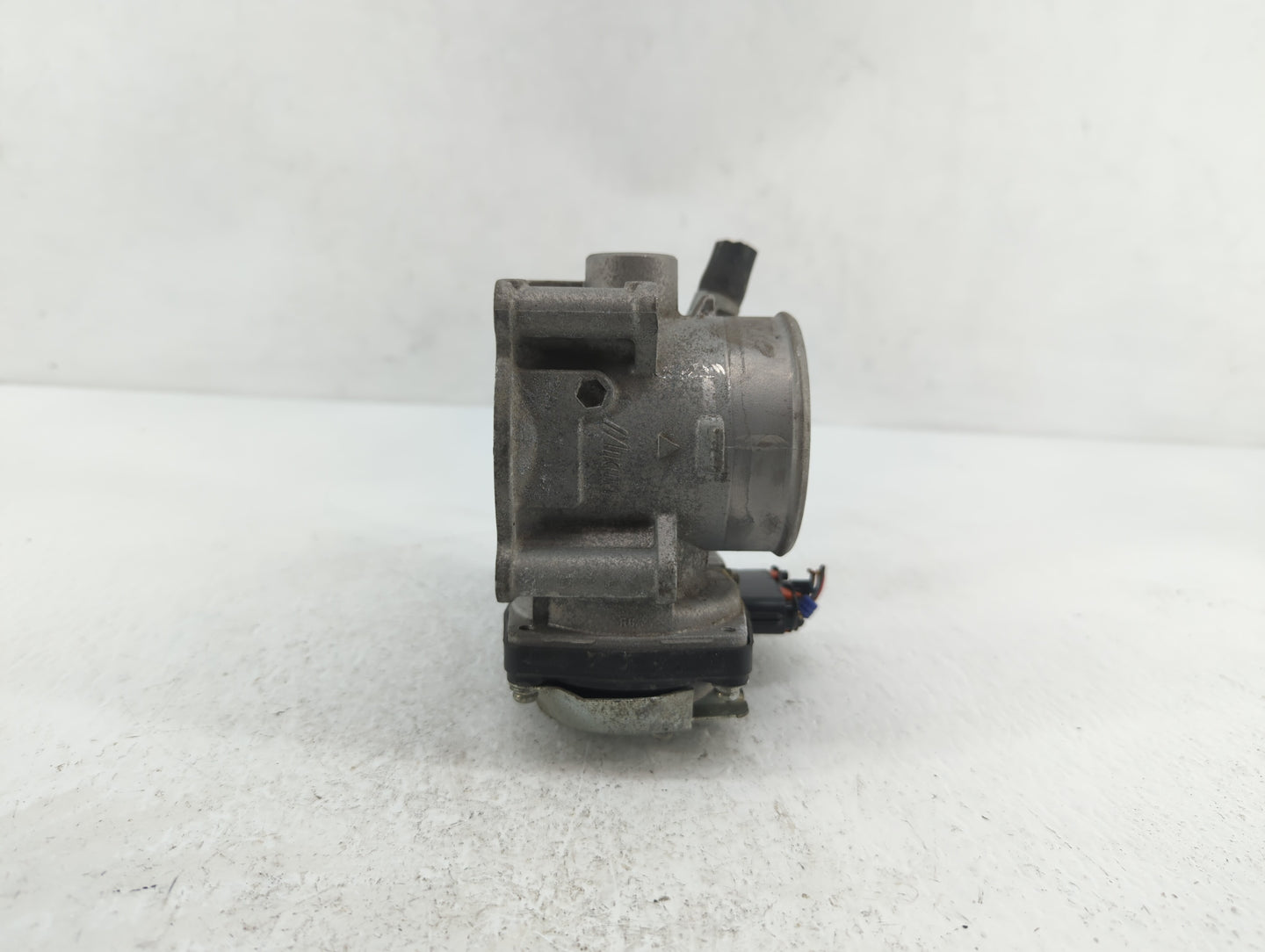 2018 Mitsubishi Outlander Throttle Body P/N:57021 B Fits OEM Used Auto Parts - Oemusedautoparts1.com