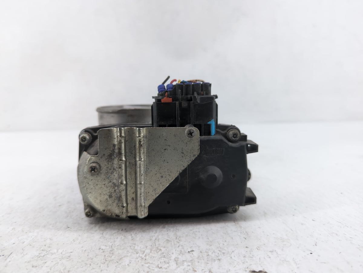 2013-2017 Mitsubishi Outlander Throttle Body P/N:57021 B Fits Fits 2013 2014 2015 2016 2017 OEM Used Auto Parts - Oemusedaut