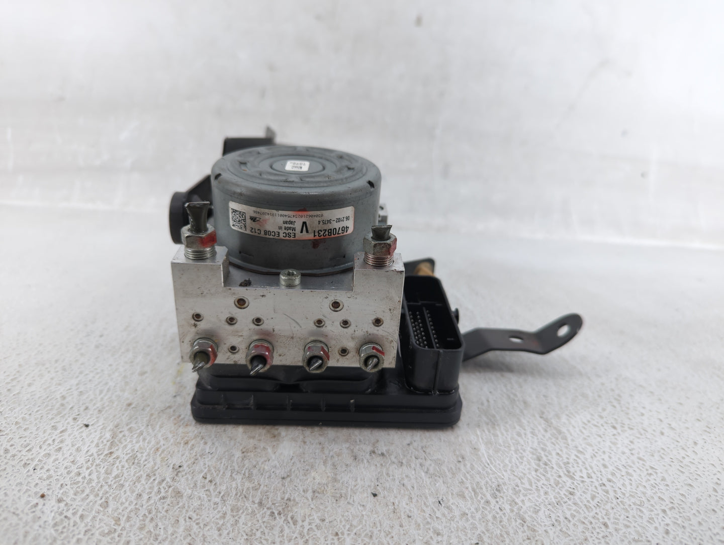 2018 Mitsubishi Outlander ABS Pump Control Module Replacement P/N:4670B231 Fits OEM Used Auto Parts - Oemusedautoparts1.com