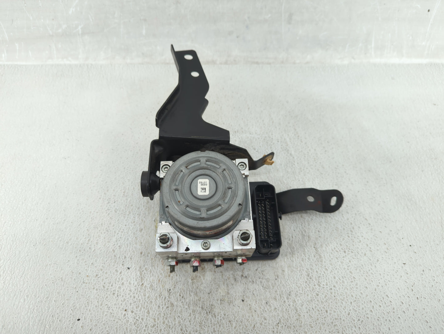 2018 Mitsubishi Outlander ABS Pump Control Module Replacement P/N:4670B231 Fits OEM Used Auto Parts - Oemusedautoparts1.com
