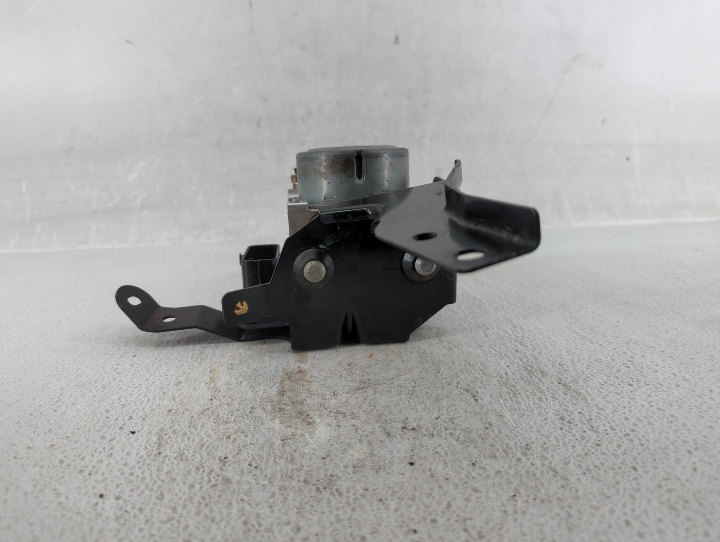 2018 Mitsubishi Outlander ABS Pump Control Module Replacement P/N:4670B231 Fits OEM Used Auto Parts - Oemusedautoparts1.com