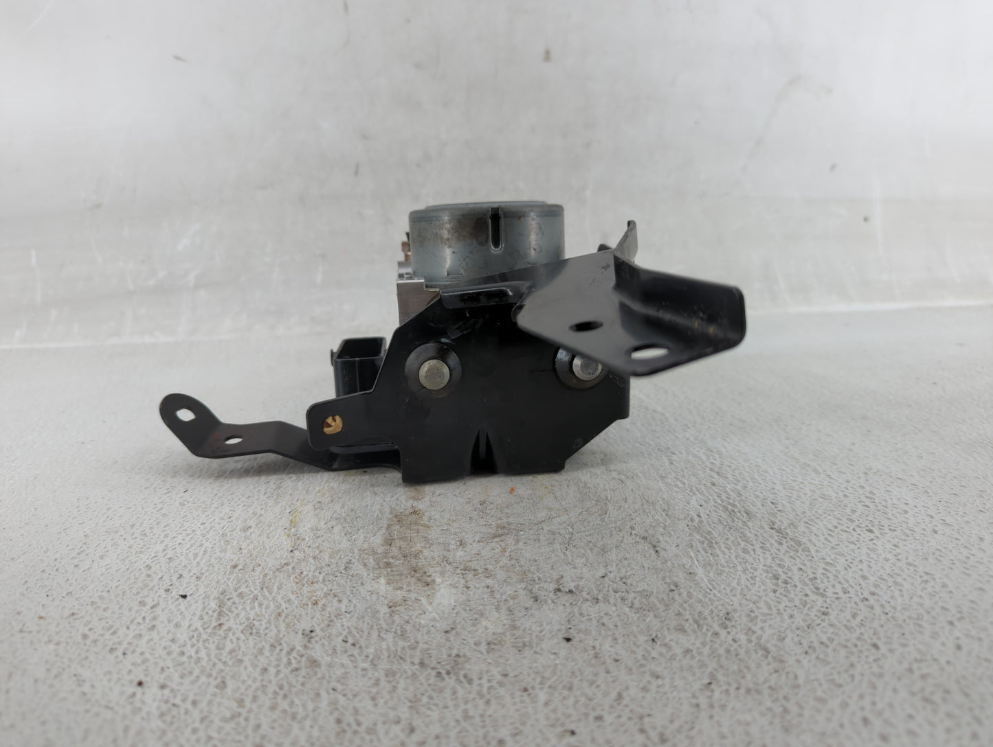 2018 Mitsubishi Outlander ABS Pump Control Module Replacement P/N:4670B231 Fits OEM Used Auto Parts - Oemusedautoparts1.com