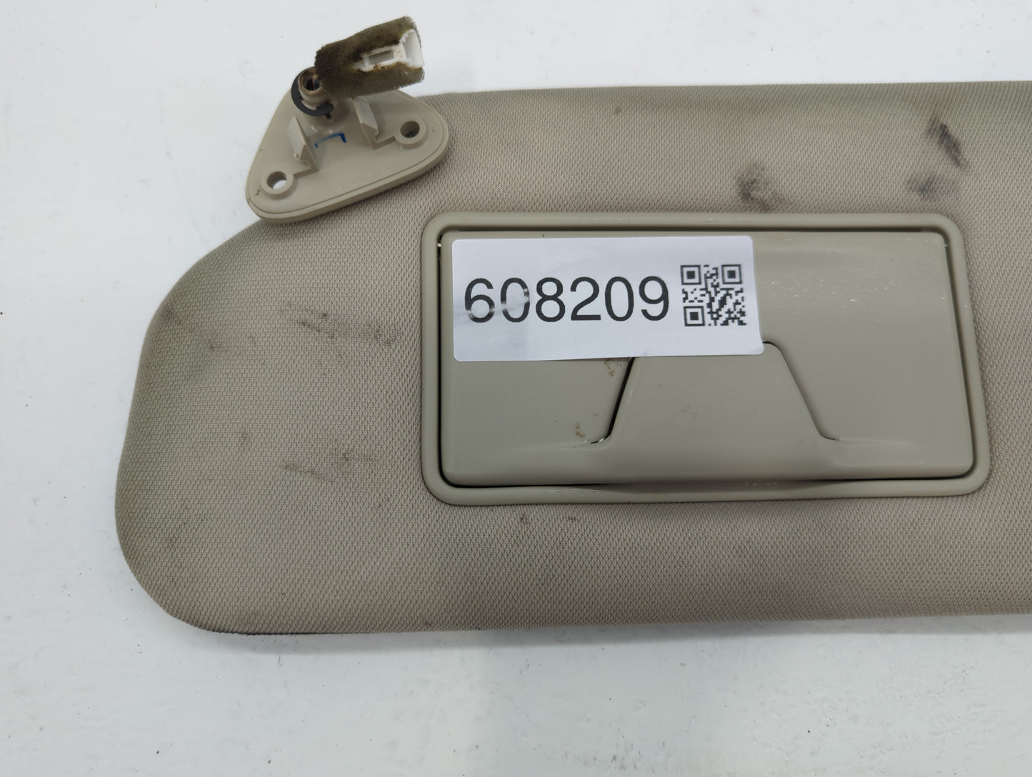 2018 Mitsubishi Outlander Sun Visor Shade Replacement Driver Left Mirror Fits OEM Used Auto Parts - Oemusedautoparts1.com