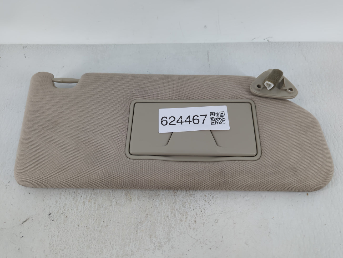 2018 Mitsubishi Outlander Sun Visor Shade Replacement Passenger Right Mirror Fits OEM Used Auto Parts - Oemusedautoparts1.co