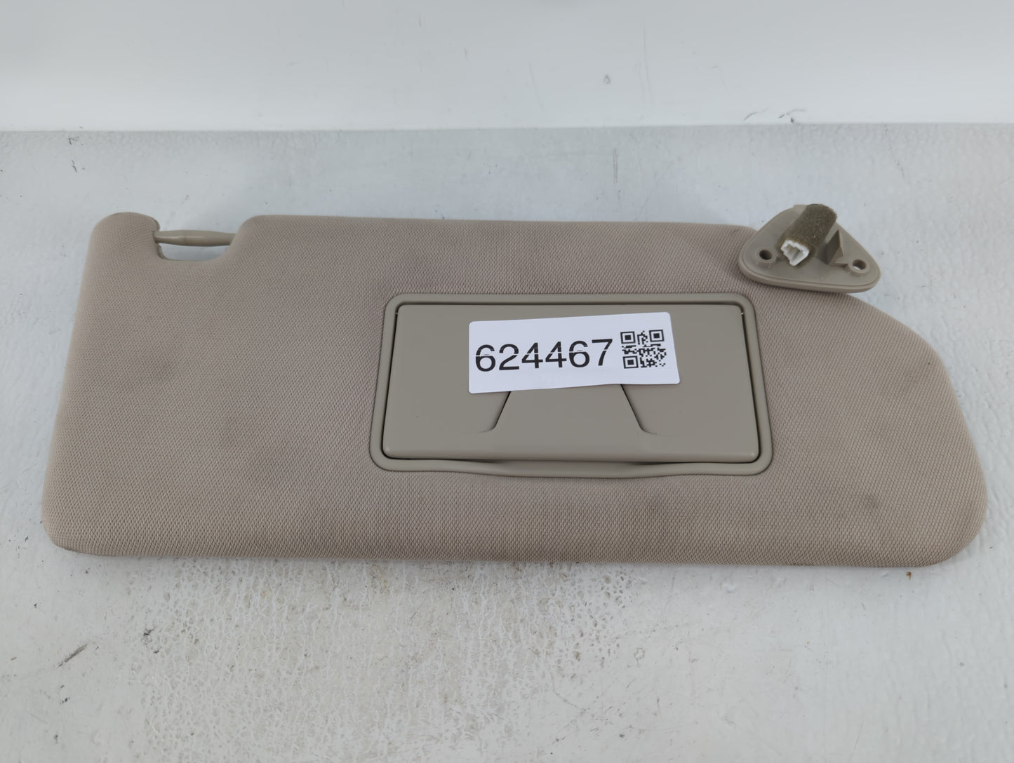 2018 Mitsubishi Outlander Sun Visor Shade Replacement Passenger Right Mirror Fits OEM Used Auto Parts - Oemusedautoparts1.co