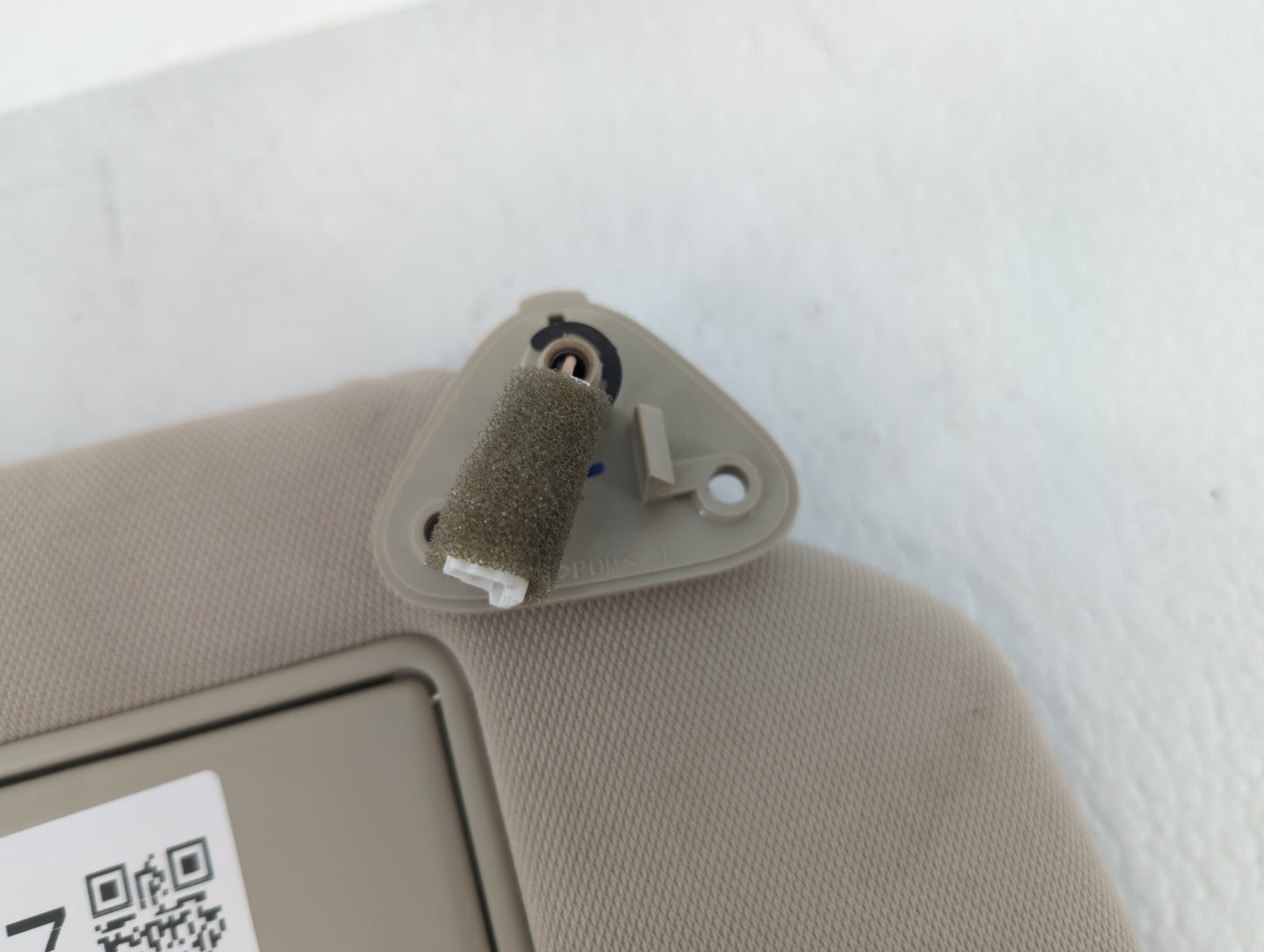 2018 Mitsubishi Outlander Sun Visor Shade Replacement Passenger Right Mirror Fits OEM Used Auto Parts - Oemusedautoparts1.co