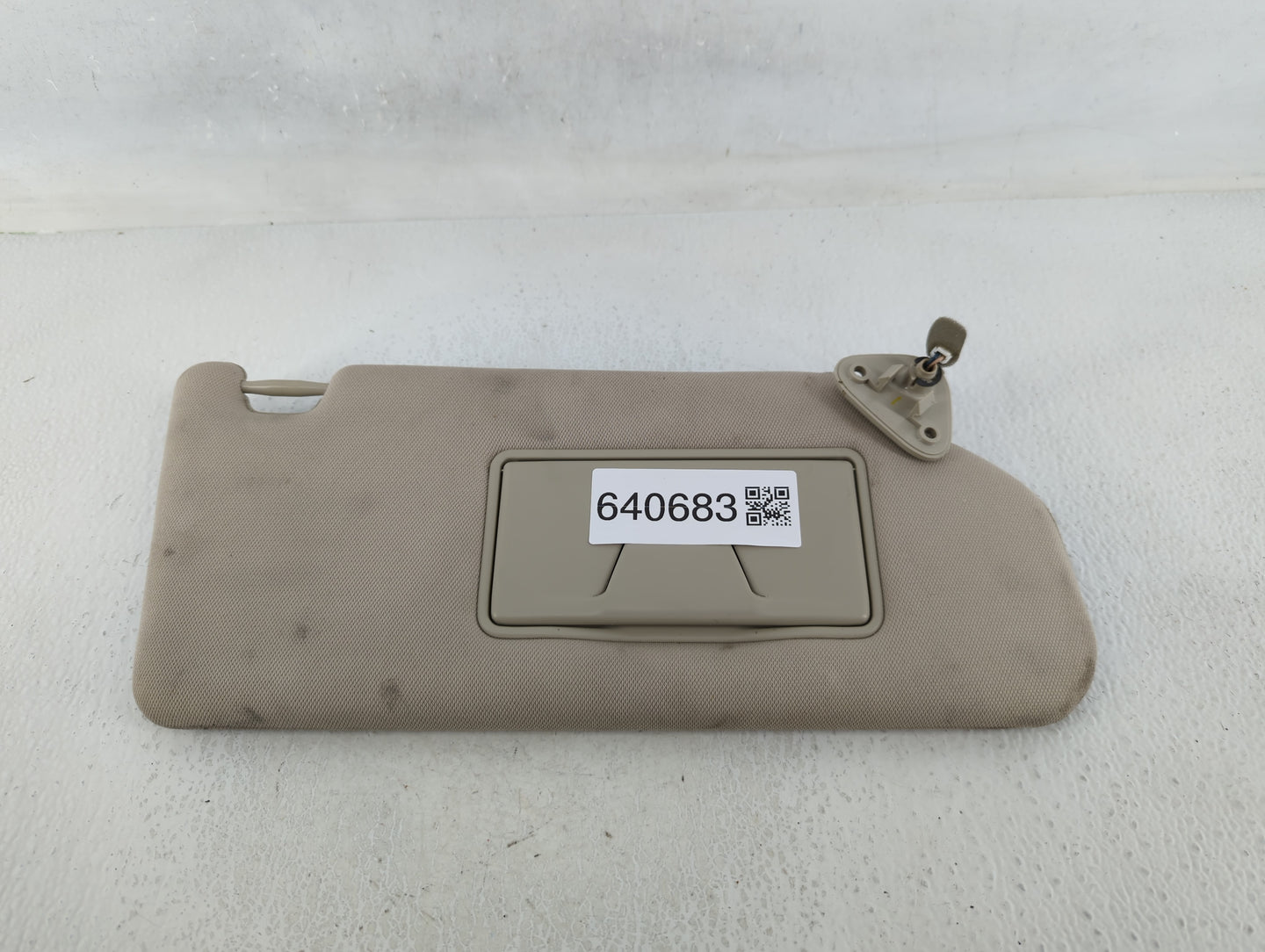 2018 Mitsubishi Outlander Sun Visor Shade Replacement Passenger Right Mirror Fits OEM Used Auto Parts - Oemusedautoparts1.co