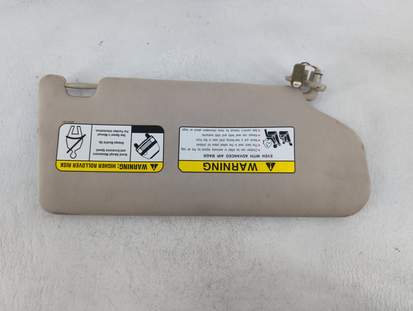 2018 Mitsubishi Outlander Sun Visor Shade Replacement Passenger Right Mirror Fits OEM Used Auto Parts - Oemusedautoparts1.co