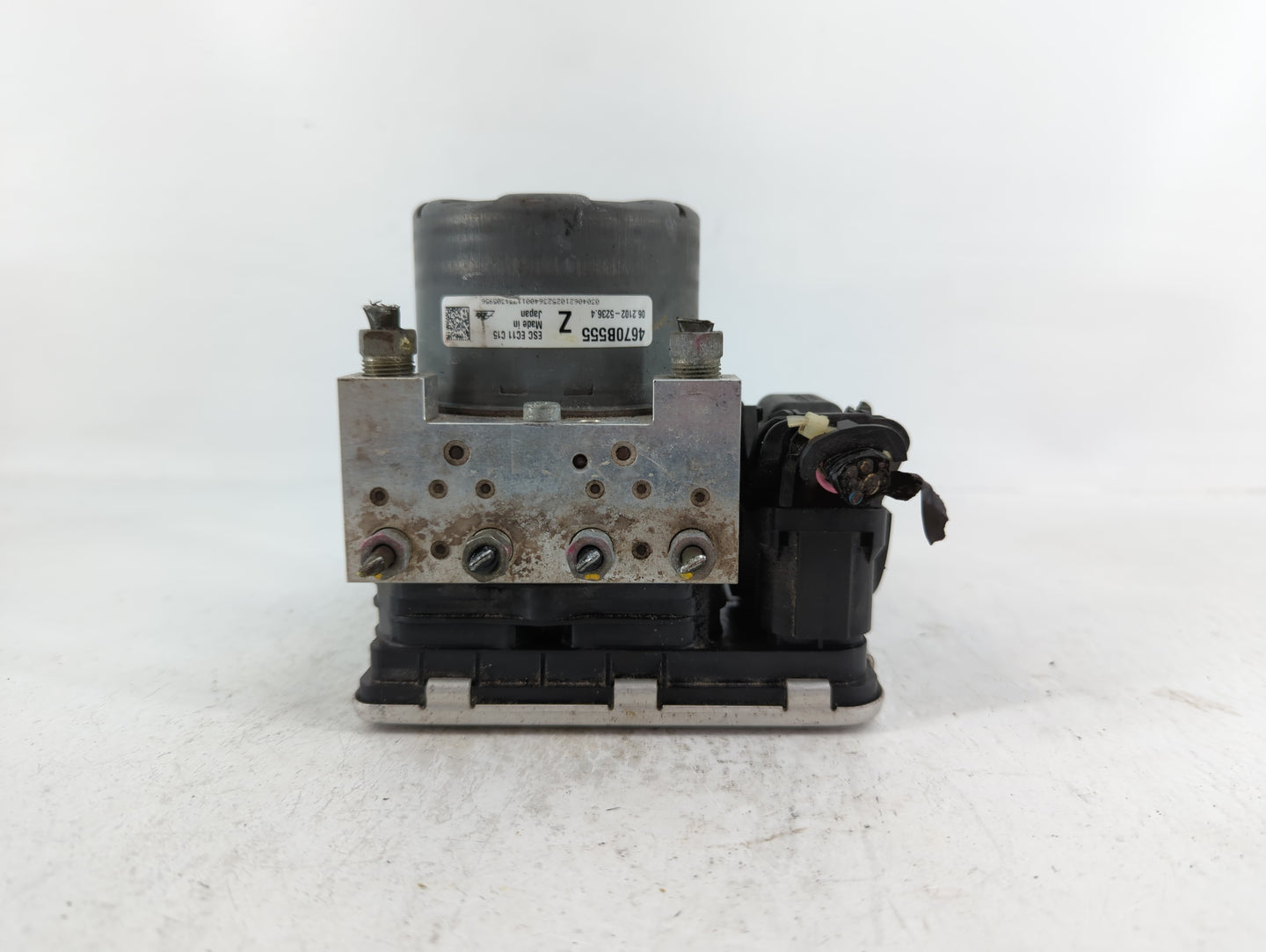 2018 Mitsubishi Outlander ABS Pump Control Module Replacement P/N:ESC 4670B555 Fits OEM Used Auto Parts - Oemusedautoparts1.