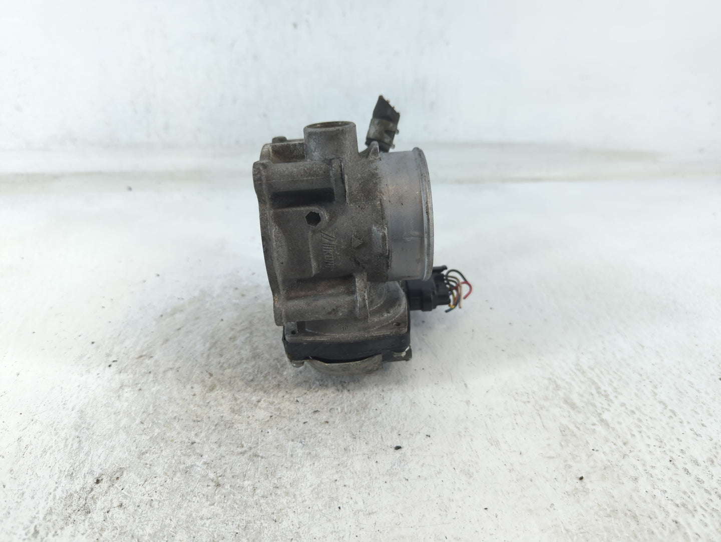 2013-2017 Mitsubishi Outlander Throttle Body P/N:57021 Fits Fits 2013 2014 2015 2016 2017 OEM Used Auto Parts - Oemusedautop