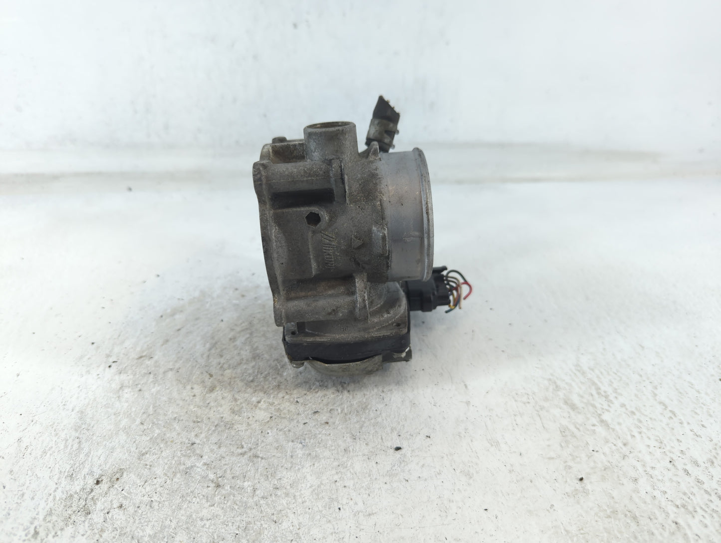 2013-2017 Mitsubishi Outlander Throttle Body P/N:57021 Fits Fits 2013 2014 2015 2016 2017 OEM Used Auto Parts - Oemusedautop