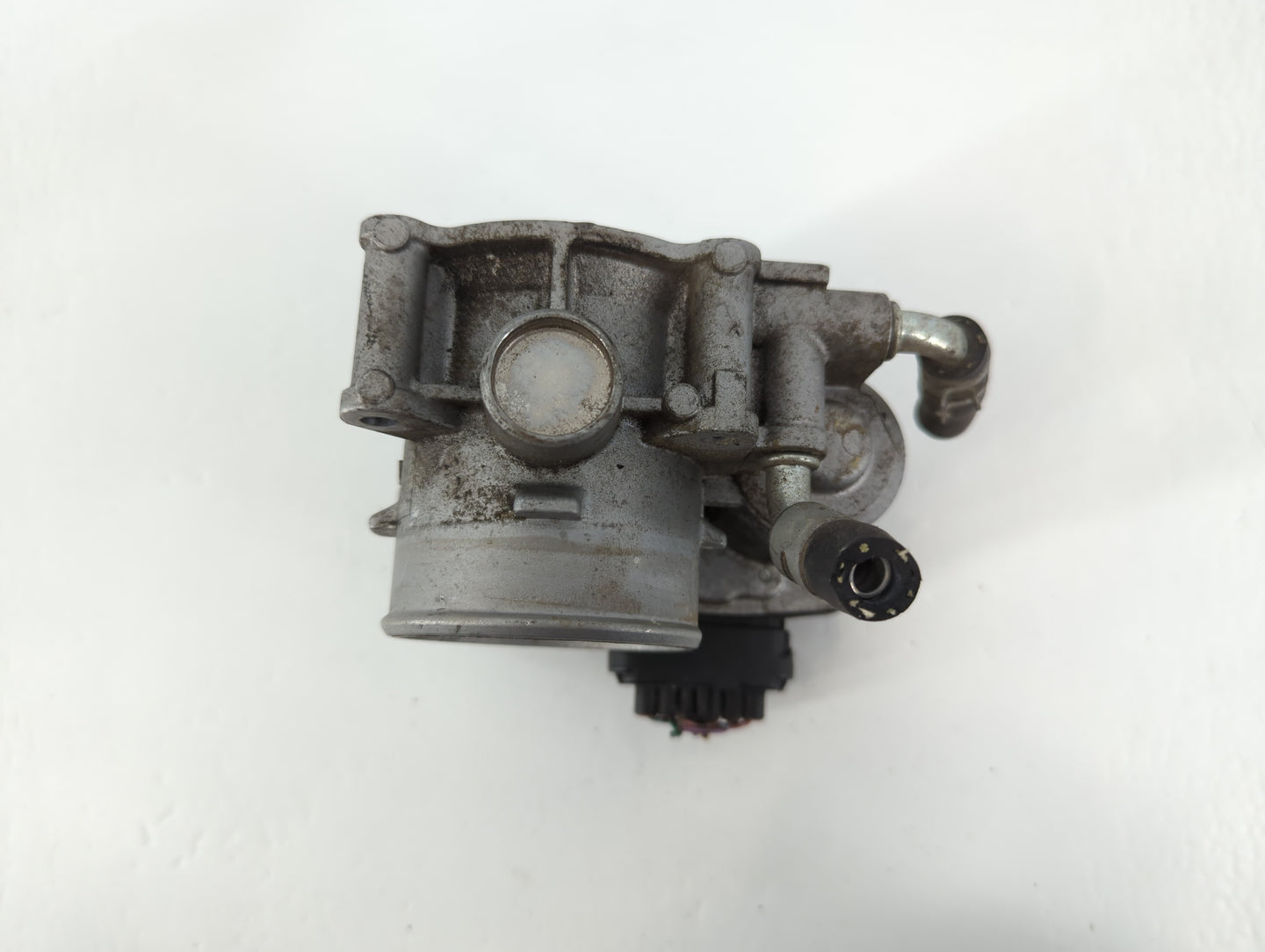 2013-2017 Mitsubishi Outlander Throttle Body P/N:8516 1024 57021 Fits Fits 2013 2014 2015 2016 2017 OEM Used Auto Parts - Oe