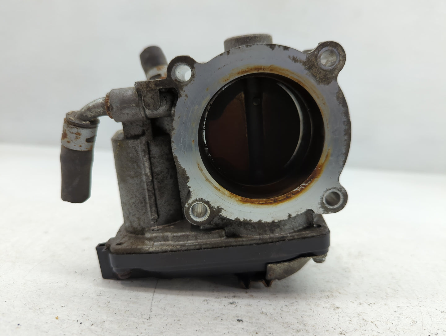 2013-2017 Mitsubishi Outlander Throttle Body P/N:57021 Fits Fits 2013 2014 2015 2016 2017 OEM Used Auto Parts - Oemusedautop