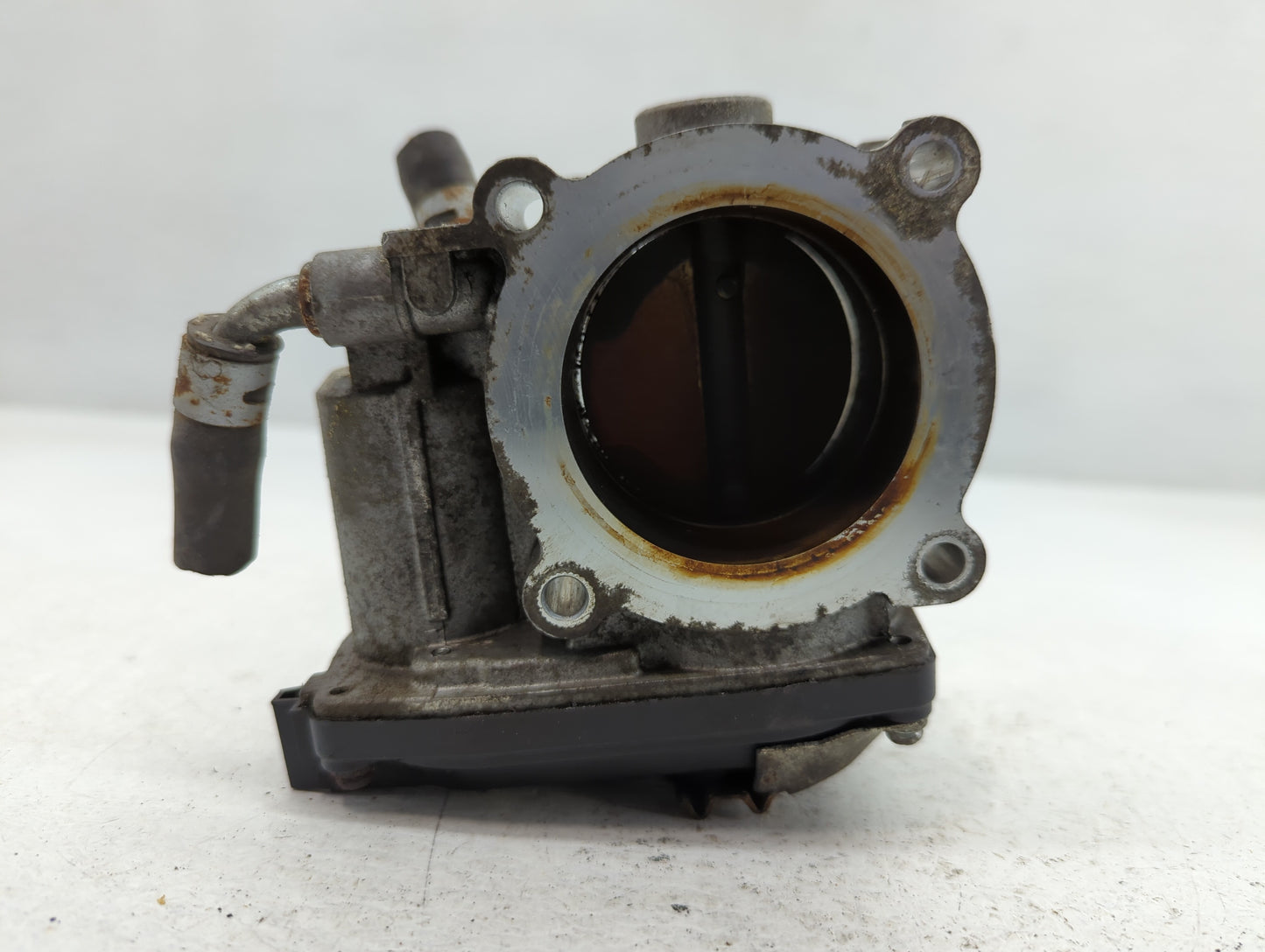 2013-2017 Mitsubishi Outlander Throttle Body P/N:57021 Fits Fits 2013 2014 2015 2016 2017 OEM Used Auto Parts - Oemusedautop