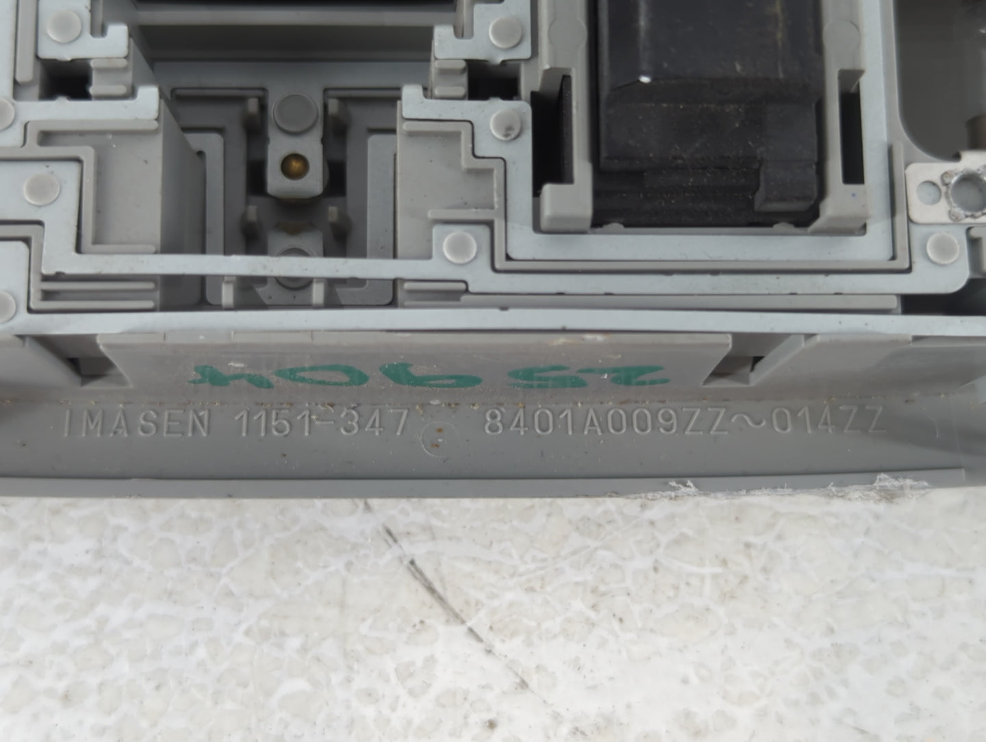 2018 Mitsubishi Outlander Overhead Roof Console - Oemusedautoparts1.com