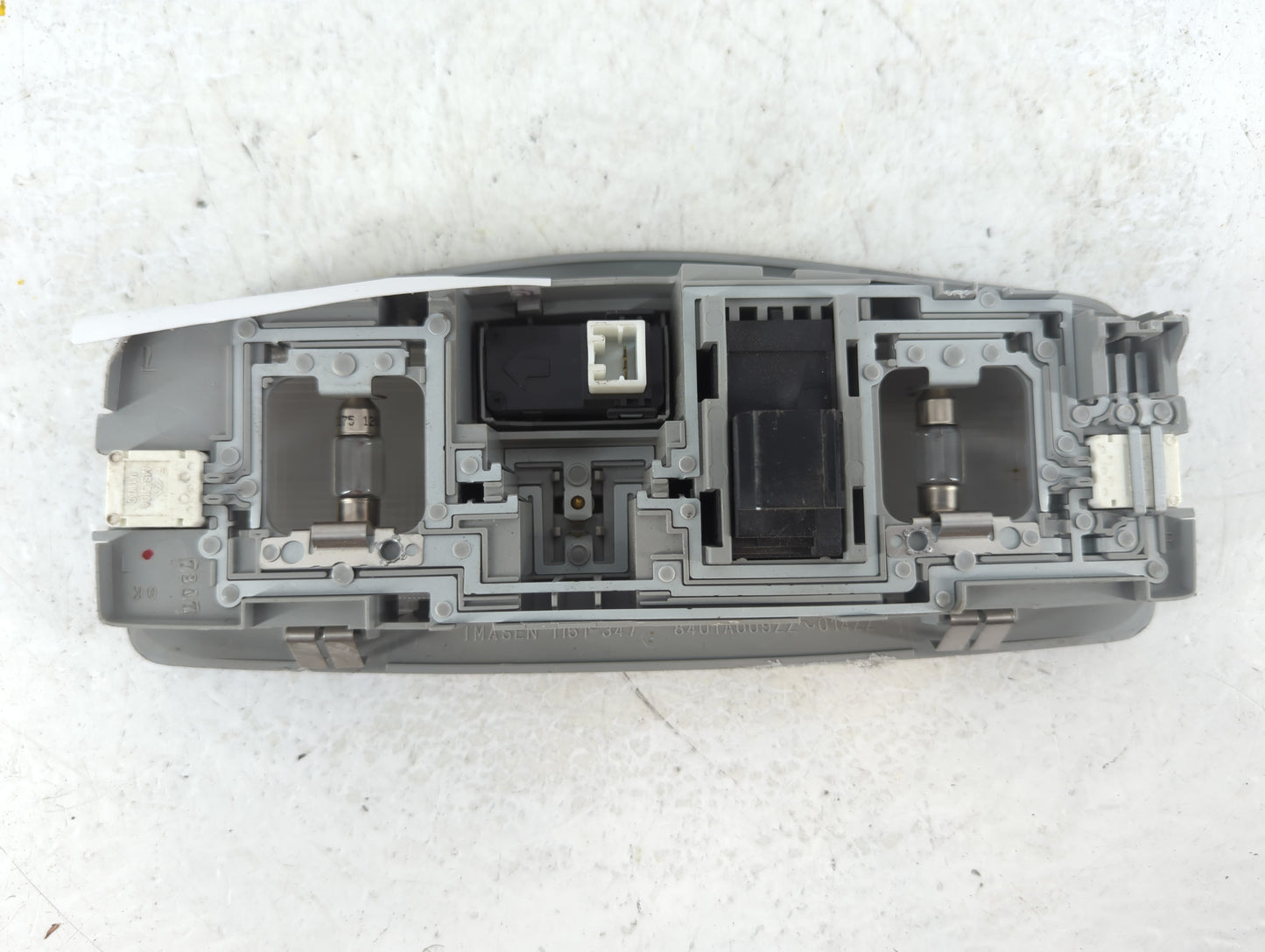 2018 Mitsubishi Outlander Overhead Roof Console - Oemusedautoparts1.com