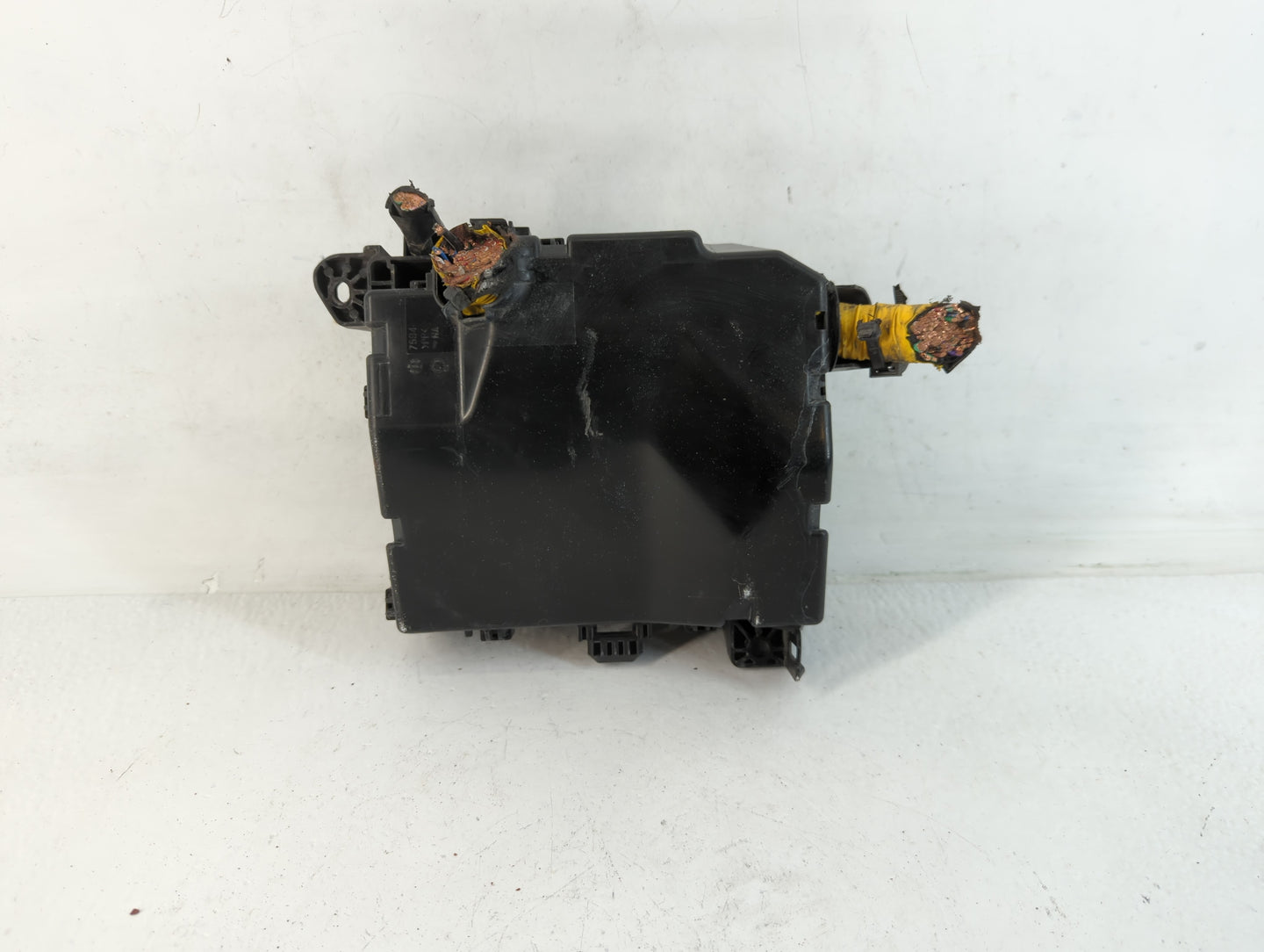 2018 Mitsubishi Outlander Phev Fusebox Fuse Box Panel Relay Module P/N:PP-TD10 8048 Fits OEM Used Auto Parts - Oemusedautopa