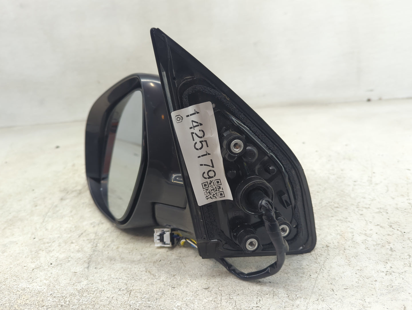 2015-2017 Mitsubishi Outlander Sport Driver Side View Mirror - Left Door Mirror OEM Used - Oemusedautoparts1.com