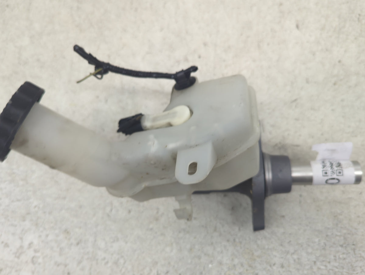 2011-2017 Mitsubishi Outlander Sport Brake Master Cylinder 1498350 - Oemusedautoparts1.com