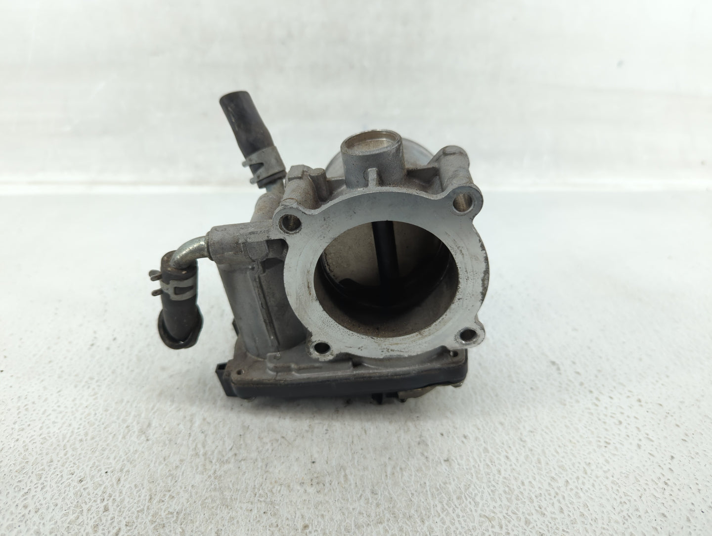 2013-2017 Mitsubishi Outlander Sport Throttle Body P/N:57021 4904 Fits Fits 2013 2014 2015 2016 2017 OEM Used Auto Parts - O