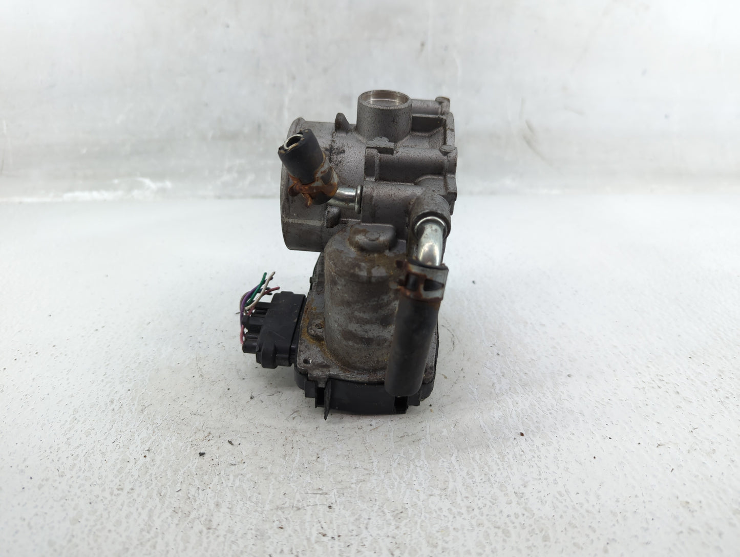 2013-2017 Mitsubishi Outlander Sport Throttle Body P/N:8583 0948 Fits Fits 2013 2014 2015 2016 2017 OEM Used Auto Parts - Oe