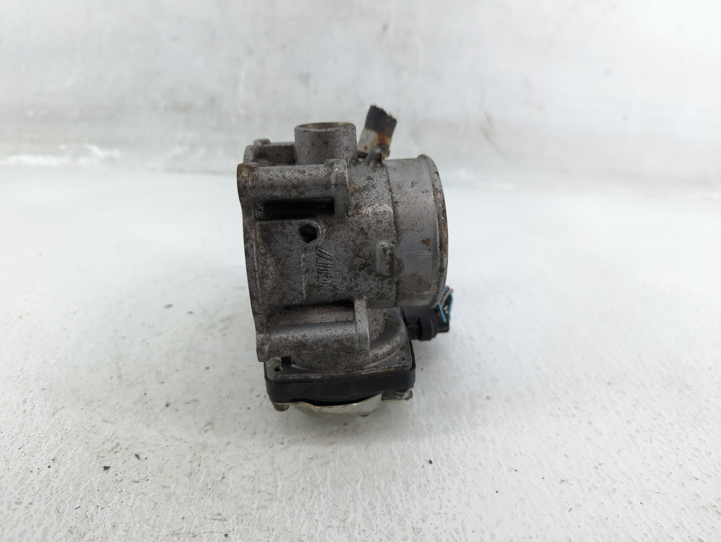 2013-2017 Mitsubishi Outlander Sport Throttle Body P/N:8583 0948 Fits Fits 2013 2014 2015 2016 2017 OEM Used Auto Parts - Oe