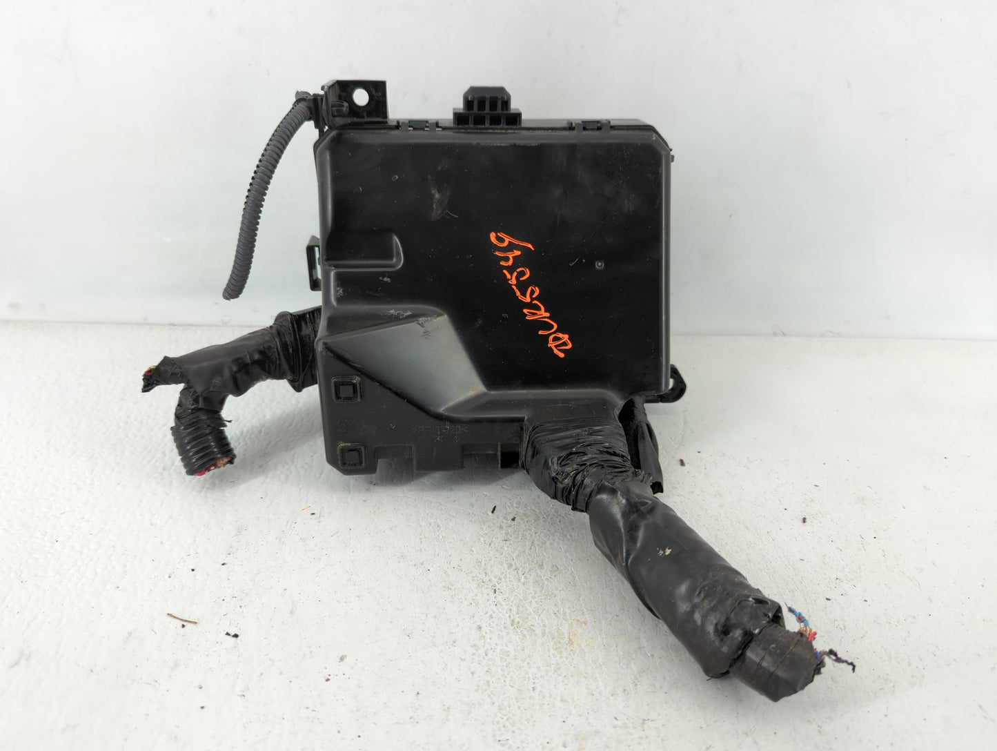 2012-2017 Mitsubishi Outlander Sport Fusebox Fuse Box Panel Relay Module P/N:8565A268 Fits Fits 2012 2013 2014 2015 2016 201