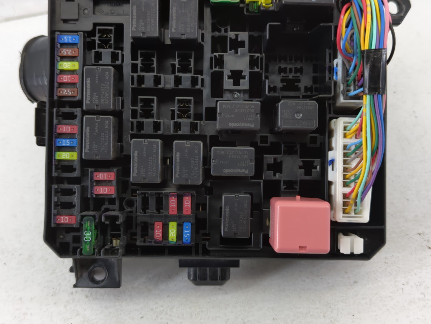 2012-2017 Mitsubishi Outlander Sport Fusebox Fuse Box Panel Relay Module P/N:8565A268 Fits Fits 2012 2013 2014 2015 2016 201