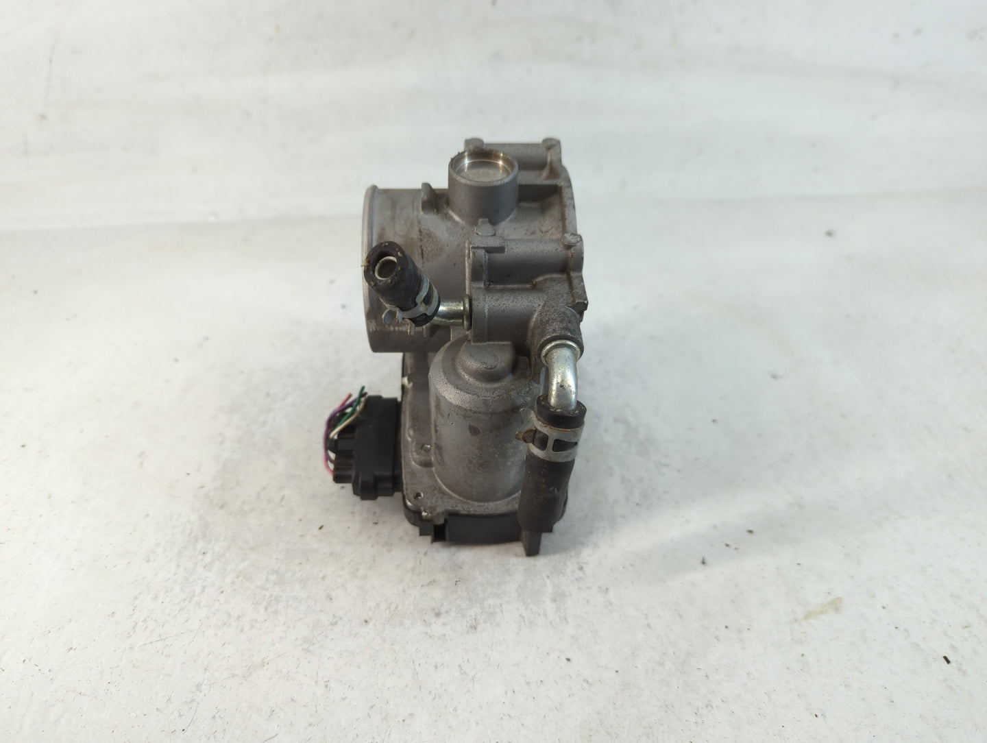 2013-2017 Mitsubishi Outlander Sport Throttle Body P/N:67021 Fits Fits 2013 2014 2015 2016 2017 OEM Used Auto Parts - Oemuse