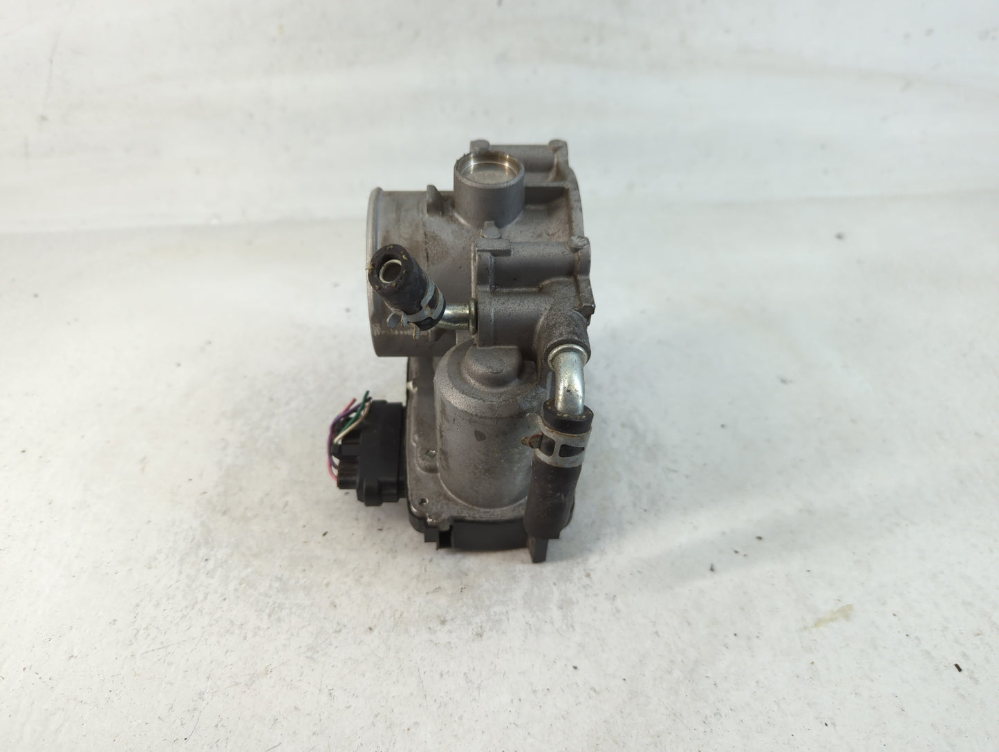 2013-2017 Mitsubishi Outlander Sport Throttle Body P/N:67021 Fits Fits 2013 2014 2015 2016 2017 OEM Used Auto Parts - Oemuse