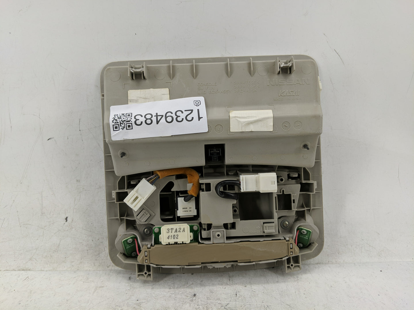 2018 Nissan Altima Overhead Roof Console - Oemusedautoparts1.com