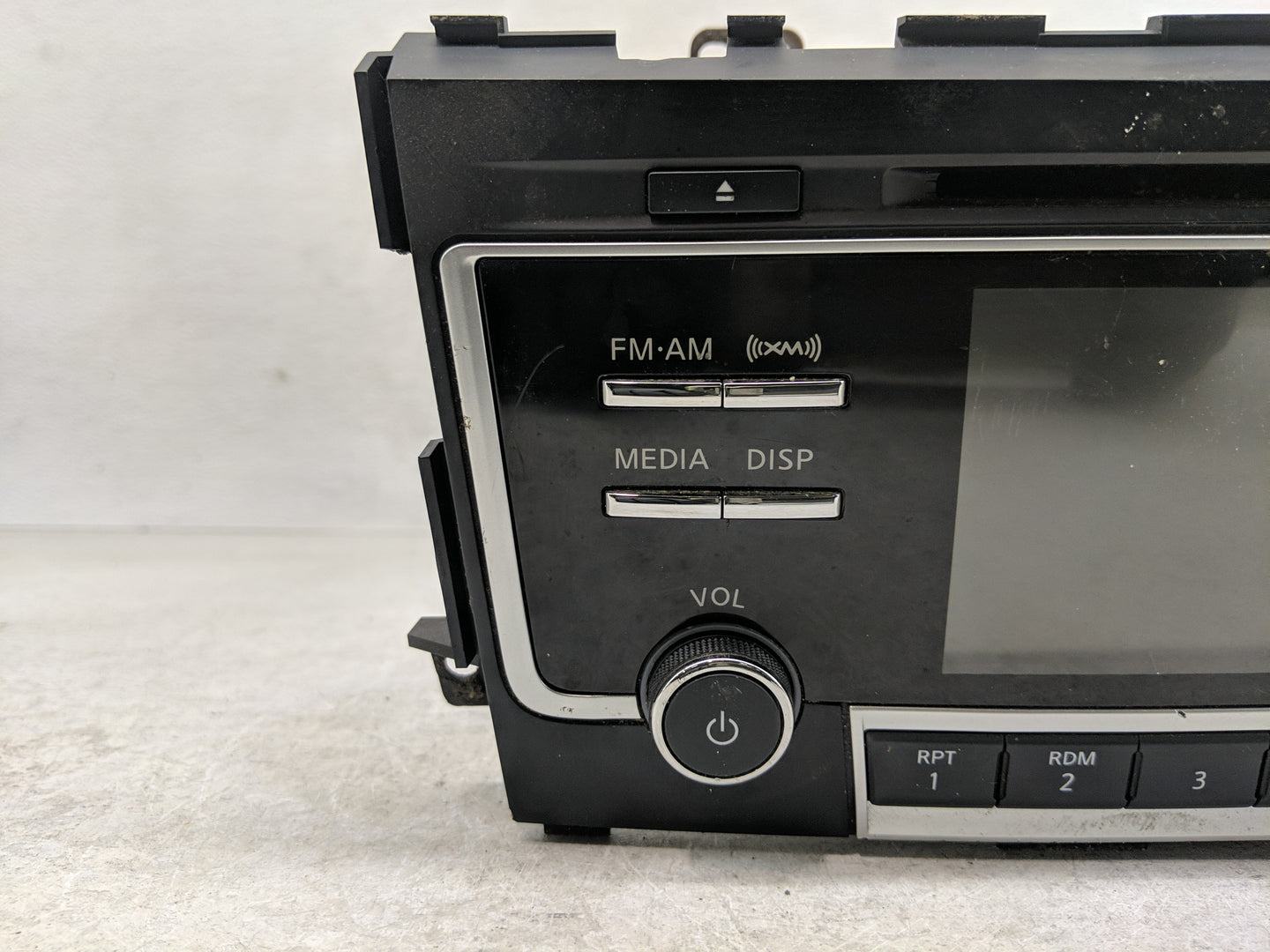 2017-2018 Nissan Altima Radio AM FM Cd Player Receiver Replacement P/N:28185 9HR1C Fits Fits 2017 2018 OEM Used Auto Parts -