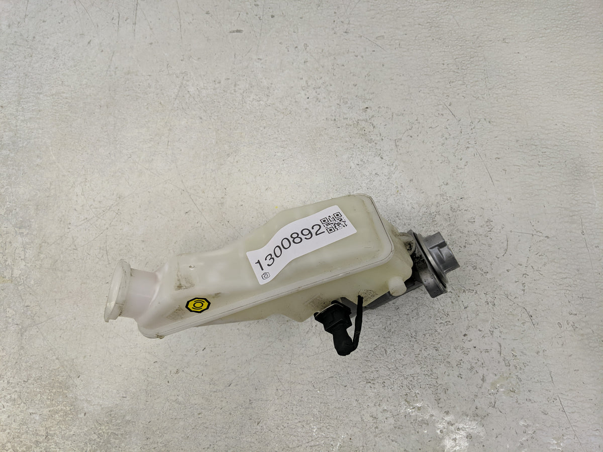 2013-2018 Nissan Altima Brake Master Cylinder 1300892 - Oemusedautoparts1.com