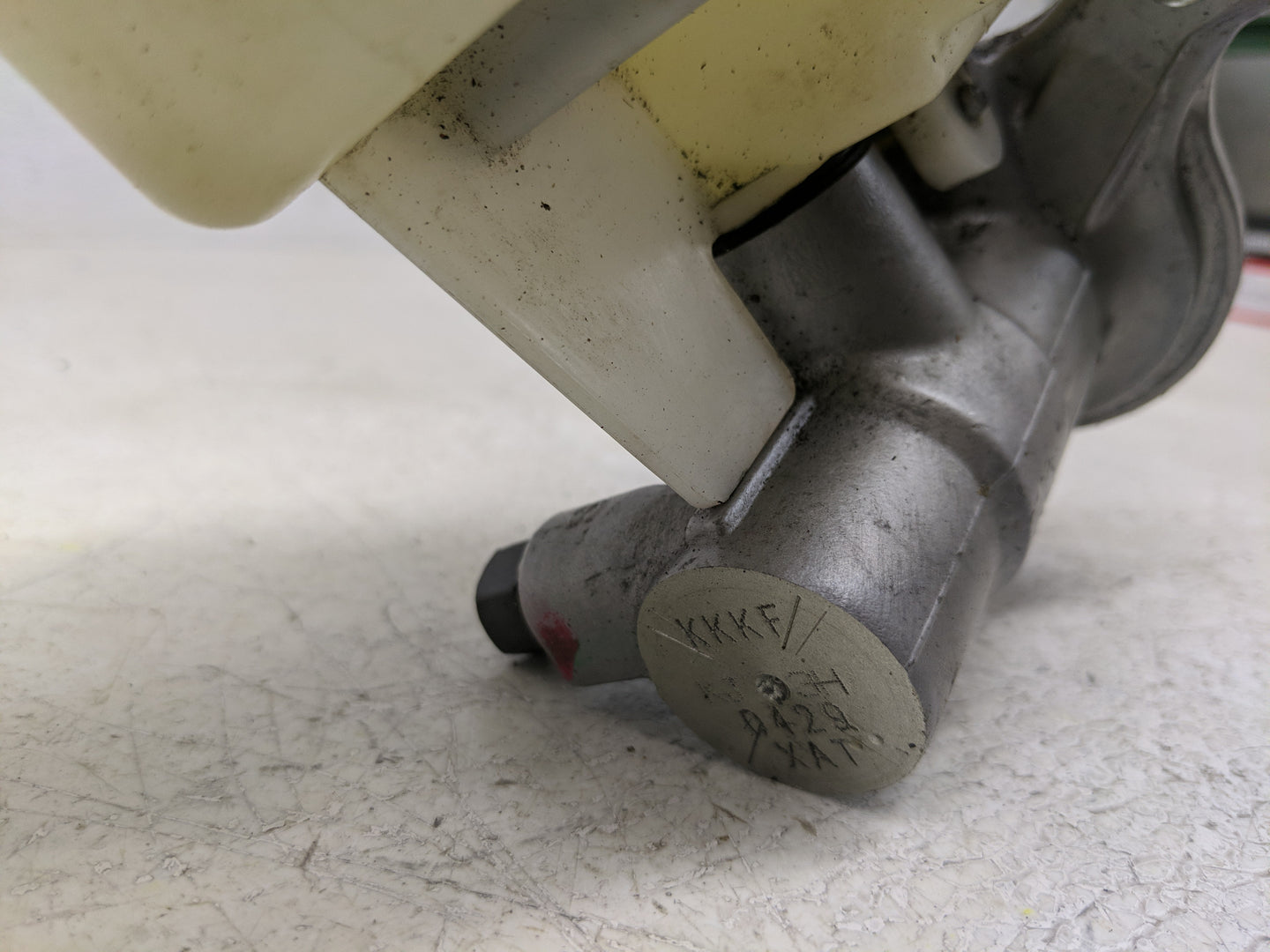 2013-2018 Nissan Altima Brake Master Cylinder 1300892 - Oemusedautoparts1.com