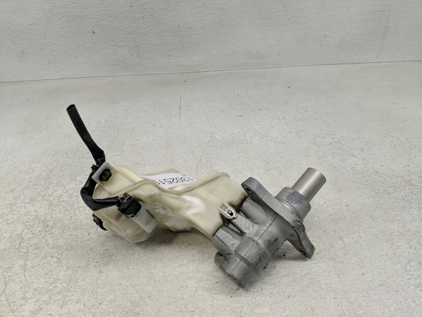 2013-2018 Nissan Altima Brake Master Cylinder 1302519 - Oemusedautoparts1.com