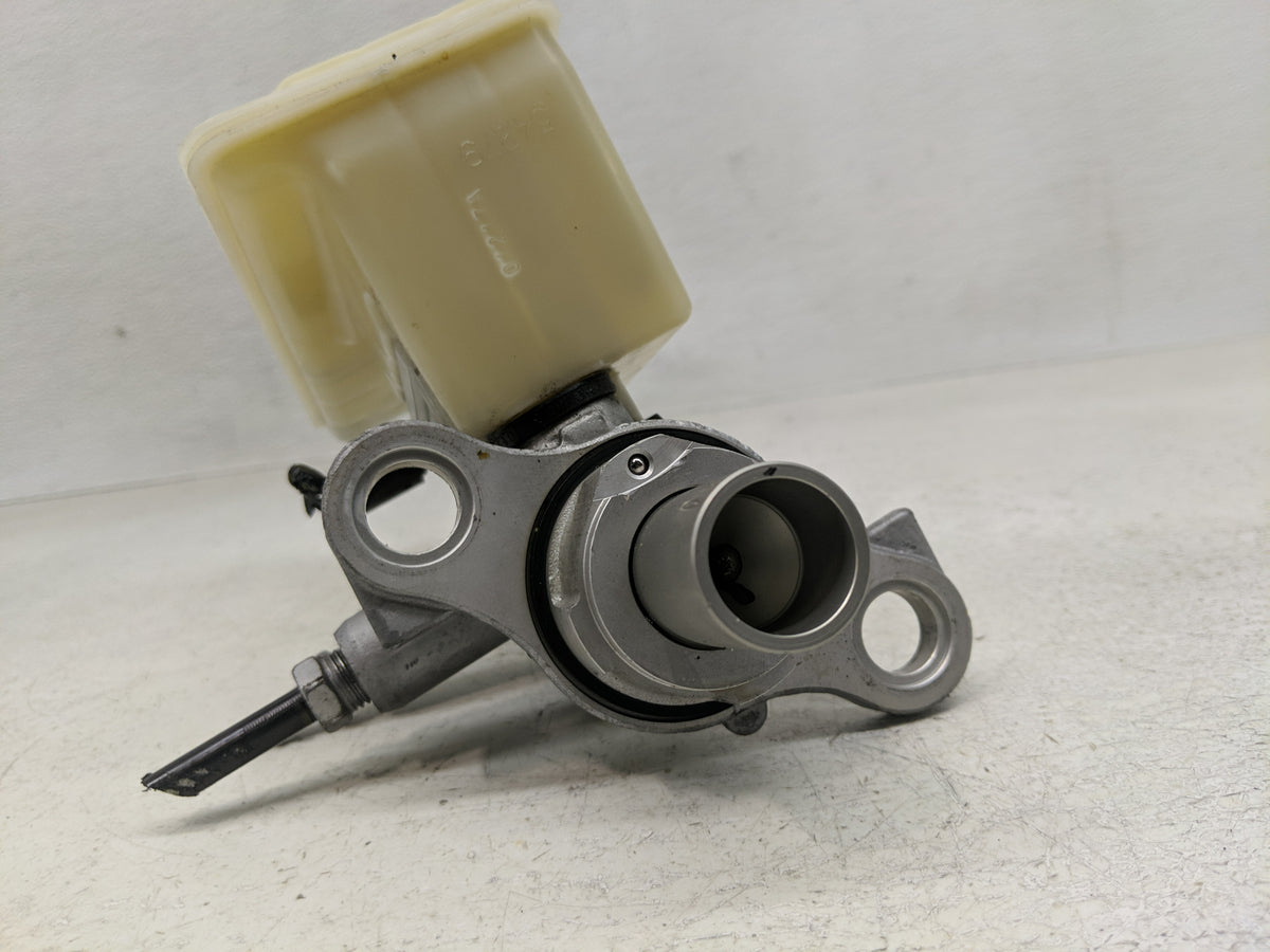 2013-2018 Nissan Altima Brake Master Cylinder 1302593 - Oemusedautoparts1.com
