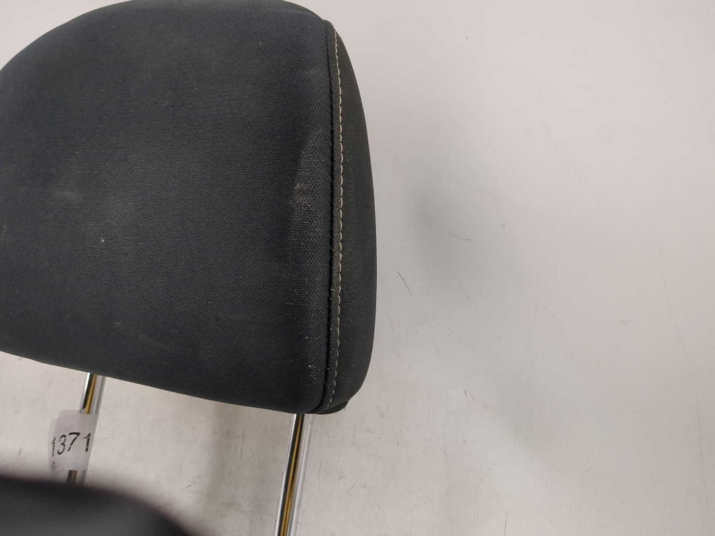 2018-2018 Nissan Altima Headrest Head Rest Front Driver Passenger Seat - Oemusedautoparts1.com