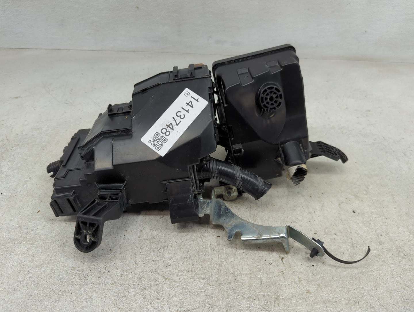 2018 Nissan Altima Fusebox Fuse Box Panel Relay Module P/N:4912 Fits OEM Used Auto Parts - Oemusedautoparts1.com