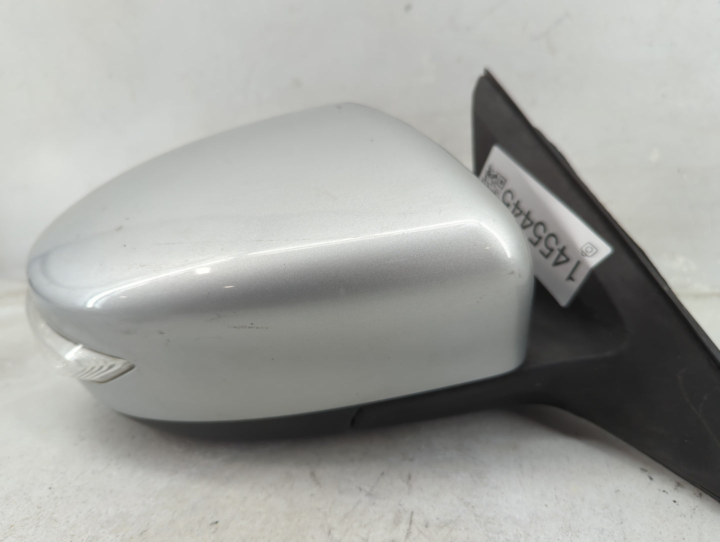2013-2018 Nissan Altima Passenger Side View Mirror - Right Door Mirror OEM Used - Oemusedautoparts1.com