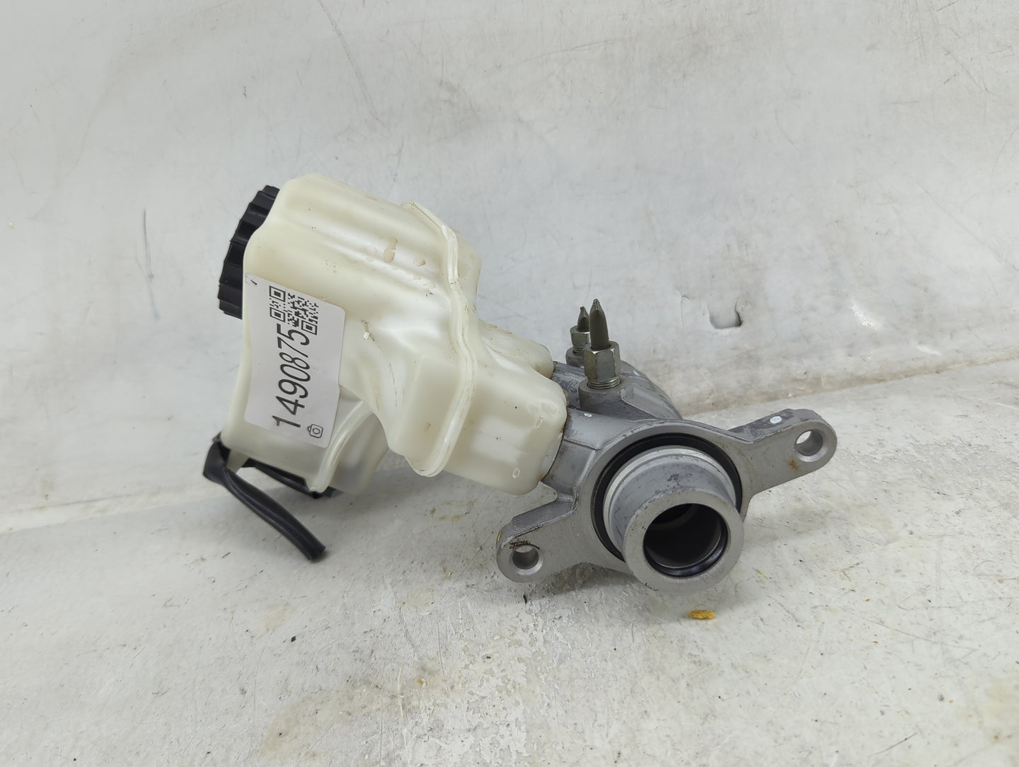 2013-2018 Nissan Altima Brake Master Cylinder 1490875 - Oemusedautoparts1.com