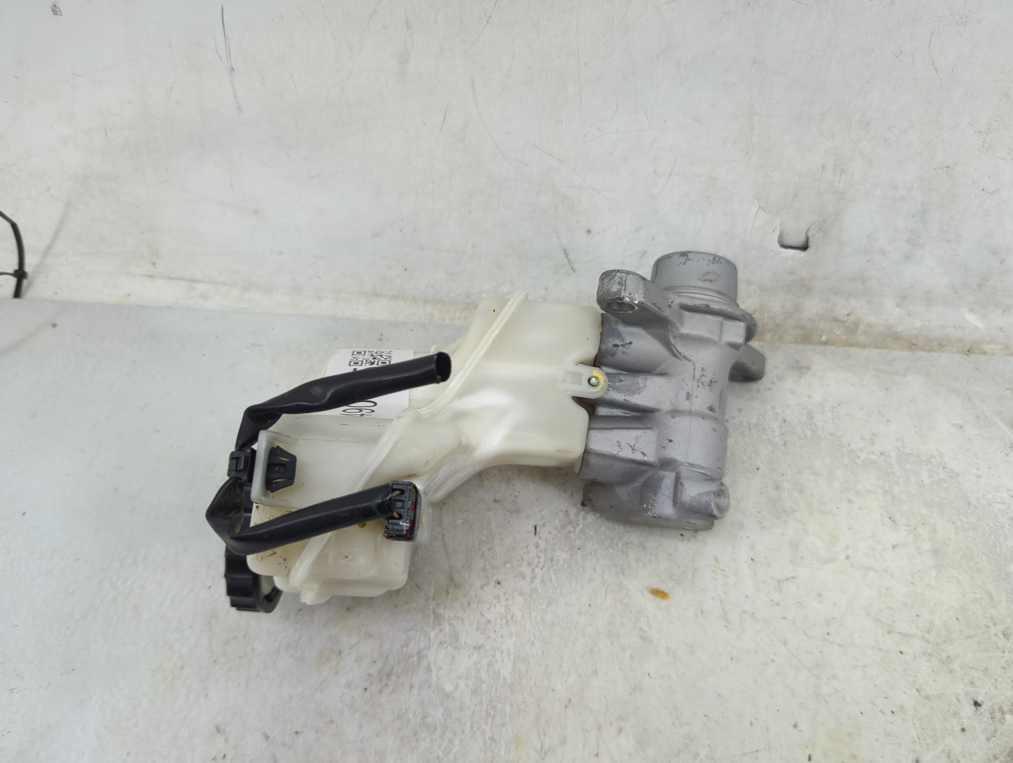 2013-2018 Nissan Altima Brake Master Cylinder 1490875 - Oemusedautoparts1.com