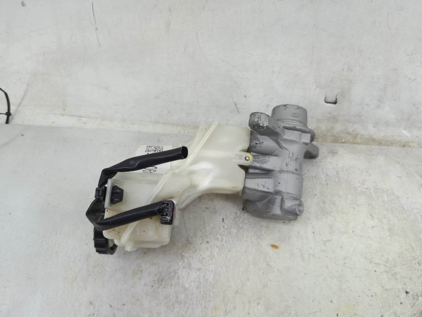2013-2018 Nissan Altima Brake Master Cylinder 1490875 - Oemusedautoparts1.com