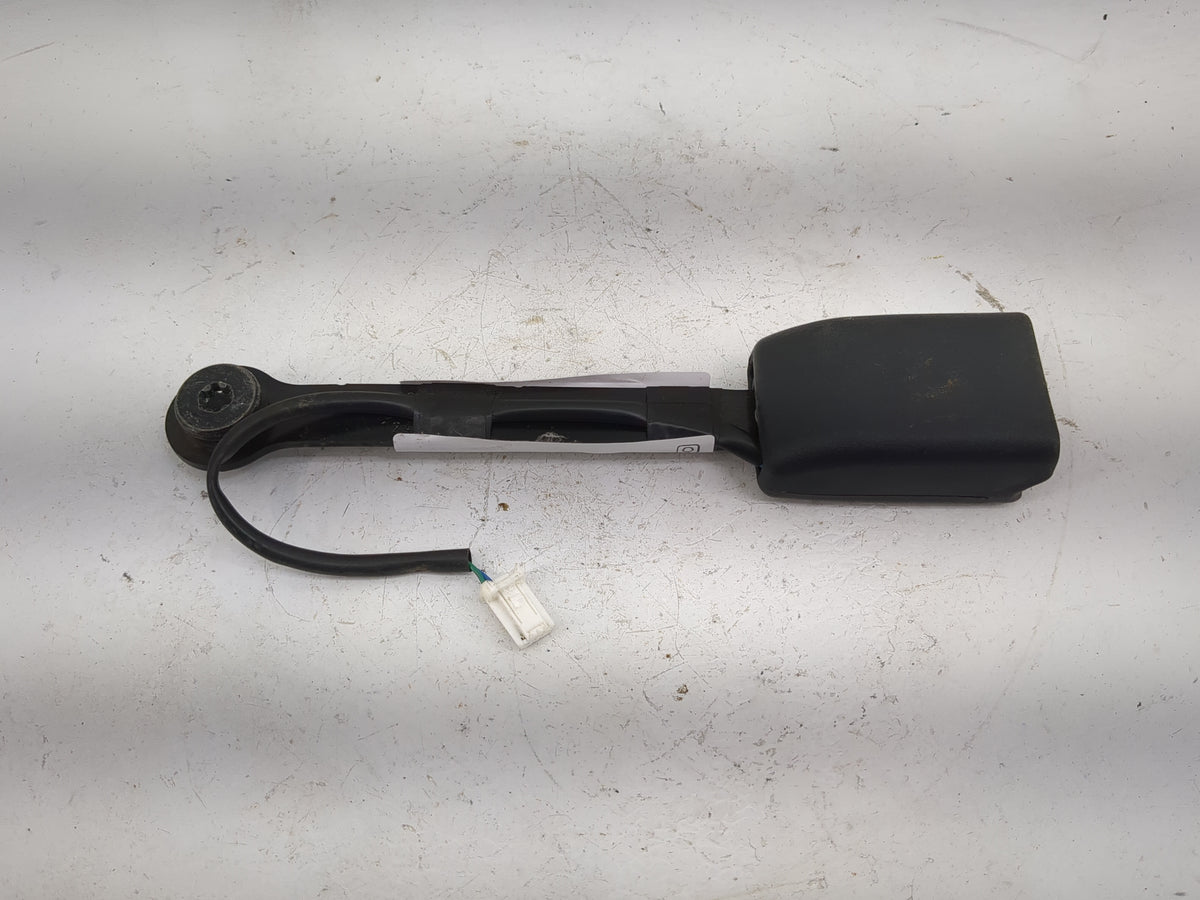 2018-2018 Nissan Altima Driver Seatbelt Buckle - Oemusedautoparts1.com